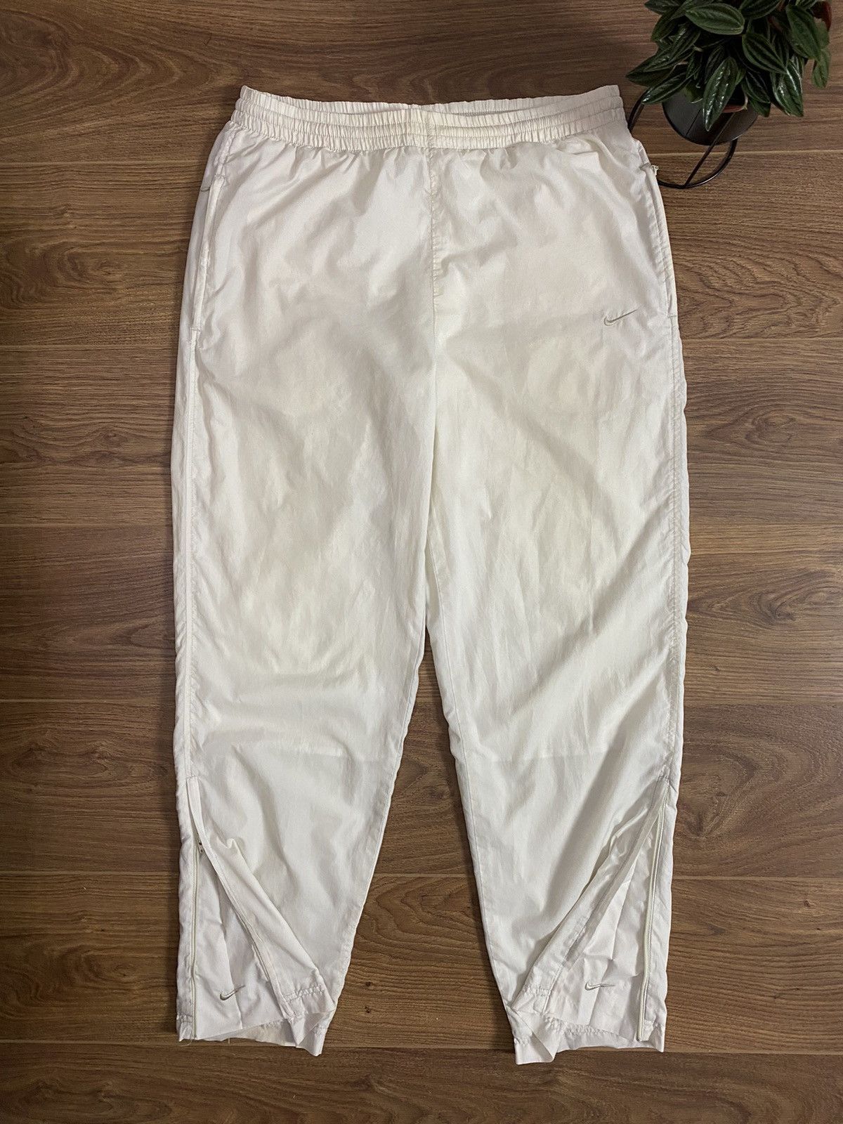 Nike × Vintage Nike Vintage Triple Swoosh Logo Drill Nylon Pants Size US 32 / EU 48 - 1 Thumbnail