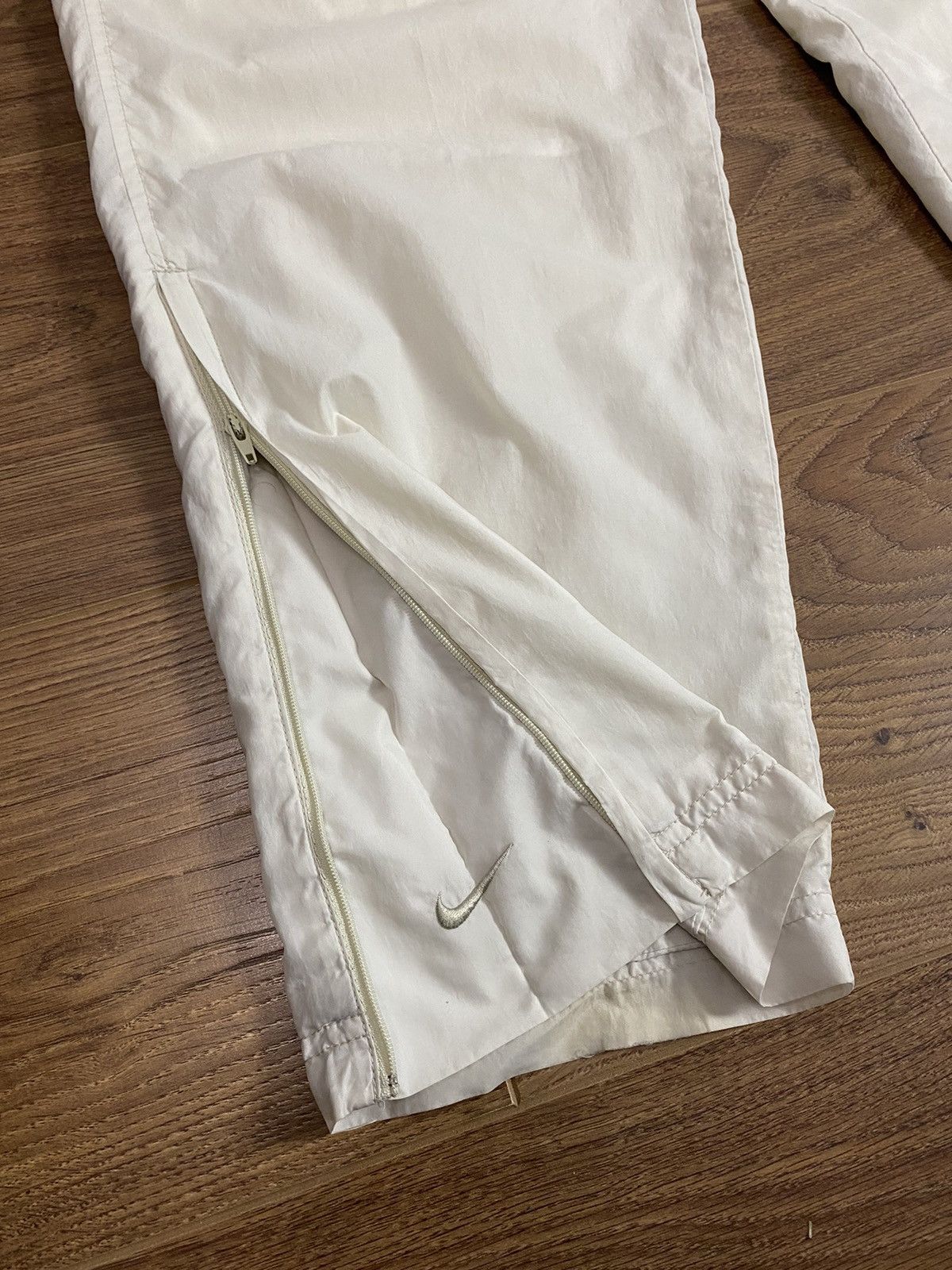 Nike × Vintage Nike Vintage Triple Swoosh Logo Drill Nylon Pants Size US 32 / EU 48 - 3 Thumbnail
