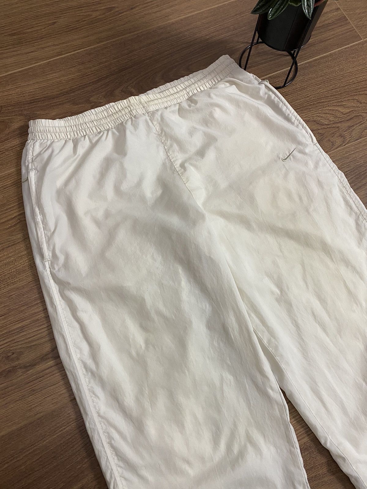 Nike × Vintage Nike Vintage Triple Swoosh Logo Drill Nylon Pants Size US 32 / EU 48 - 4 Thumbnail