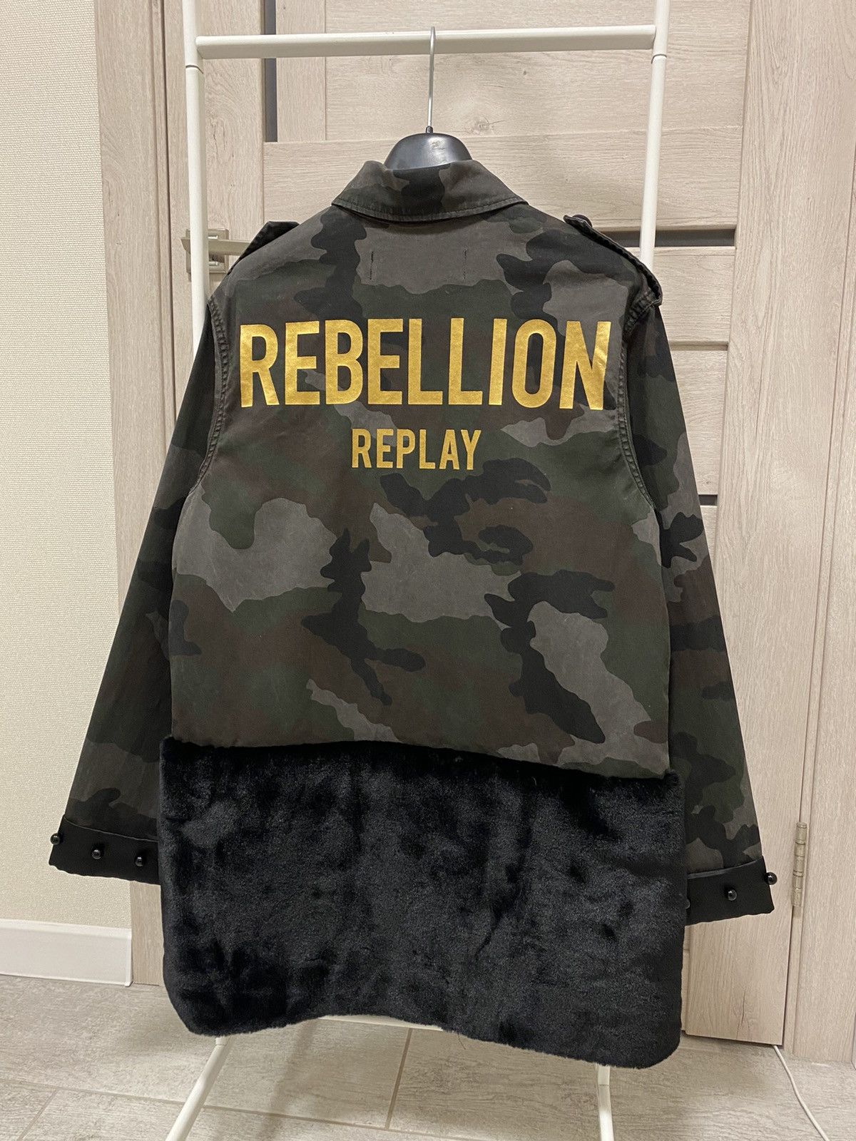 Replay Replay Camo Faux Fur Black Long Sleeve Jacket Size M / US 6-8 / IT 42-44 - 1 Thumbnail