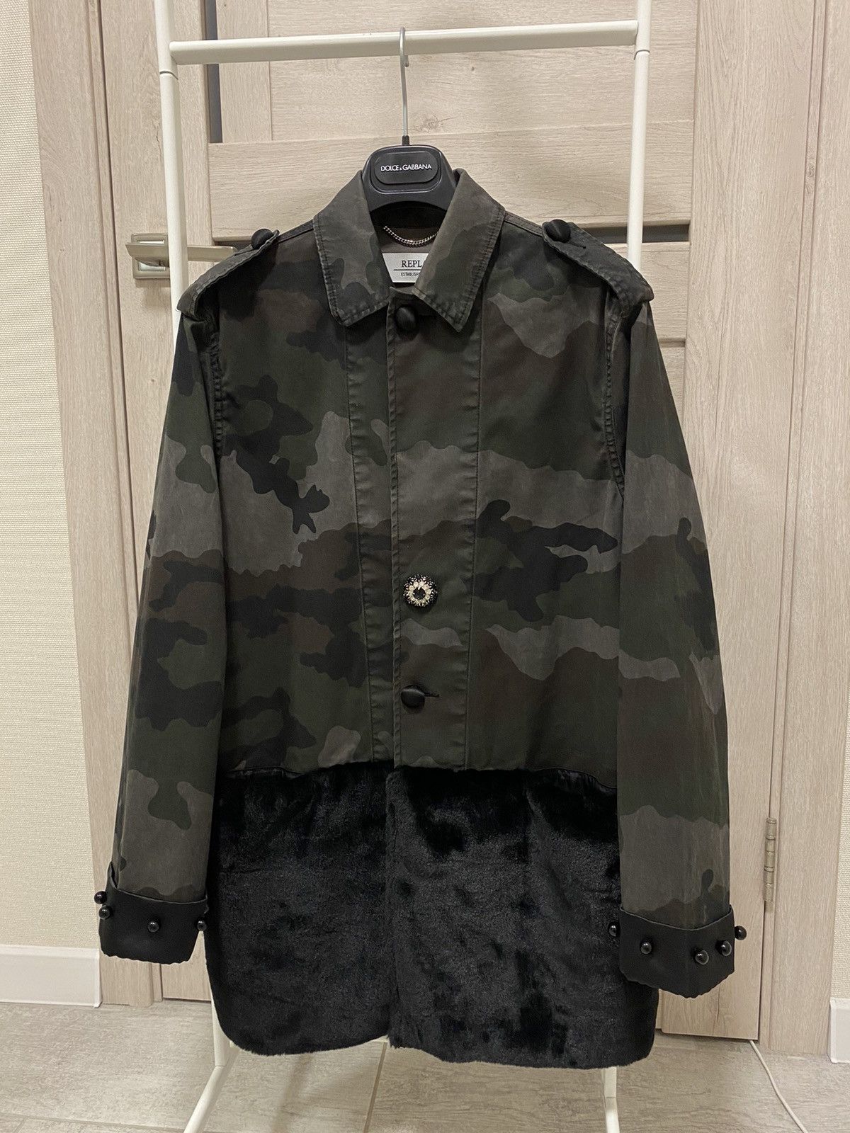 Replay Replay Camo Faux Fur Black Long Sleeve Jacket Size M / US 6-8 / IT 42-44 - 2 Thumbnail