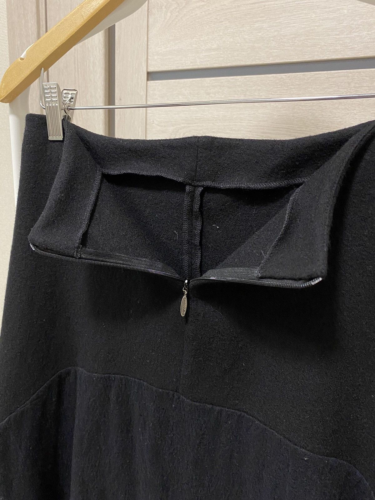 Versace × Vintage Versace Versus Vintage Made in Italy Wool Skirt Size 26" / US 2 / IT 38 - 12 Thumbnail