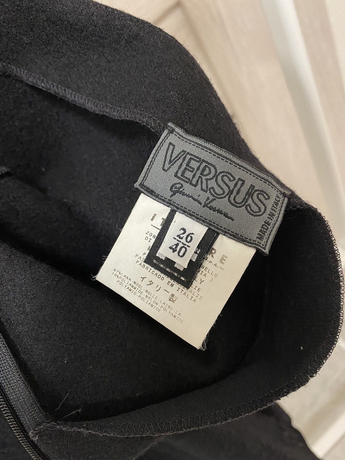 Versace × Vintage Versace Versus Vintage Made in Italy Wool Skirt Size 26" / US 2 / IT 38 - 13 Thumbnail