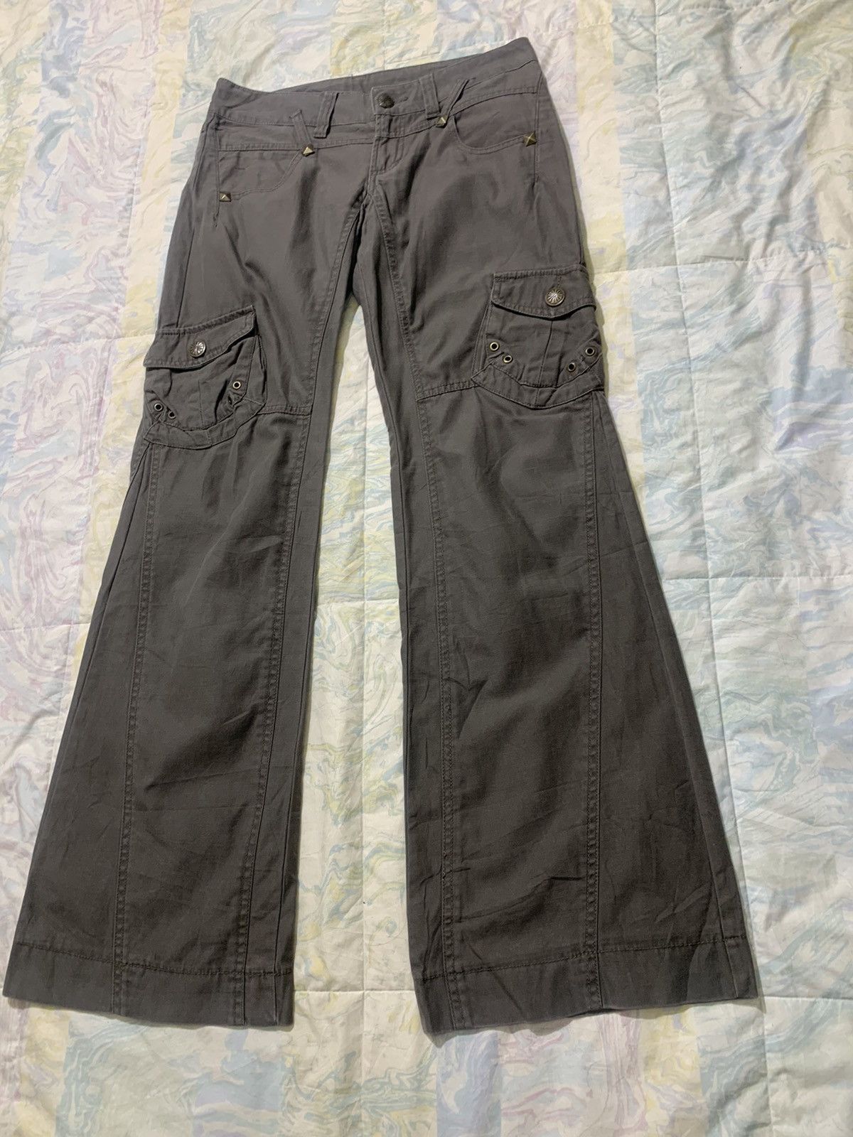 Japanese Brand Japanese brand woman flare studdes/spark cargo pants Size 30" / US 8 / IT 44 - 6 Thumbnail