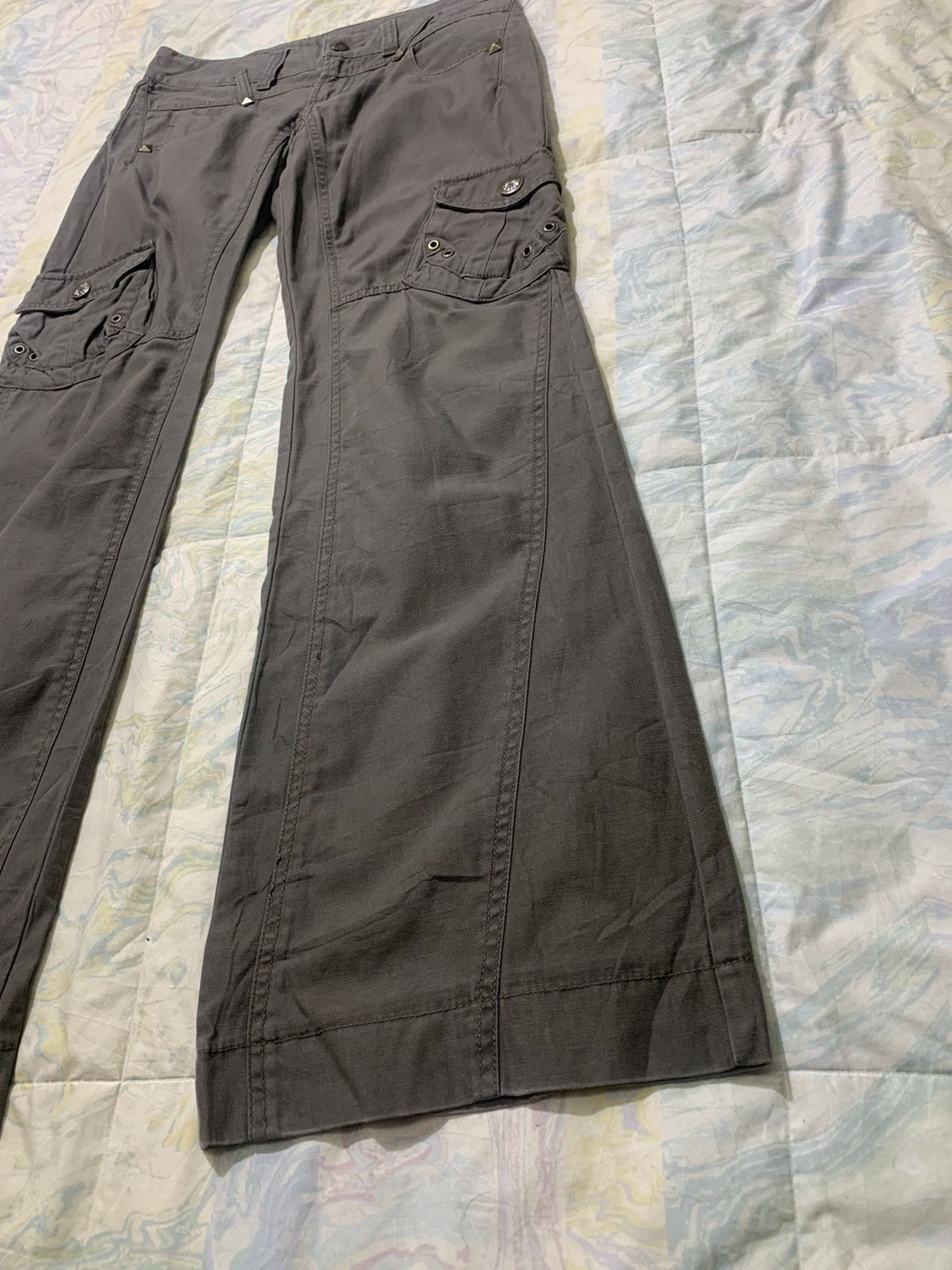 Japanese Brand Japanese brand woman flare studdes/spark cargo pants Size 30" / US 8 / IT 44 - 7 Thumbnail