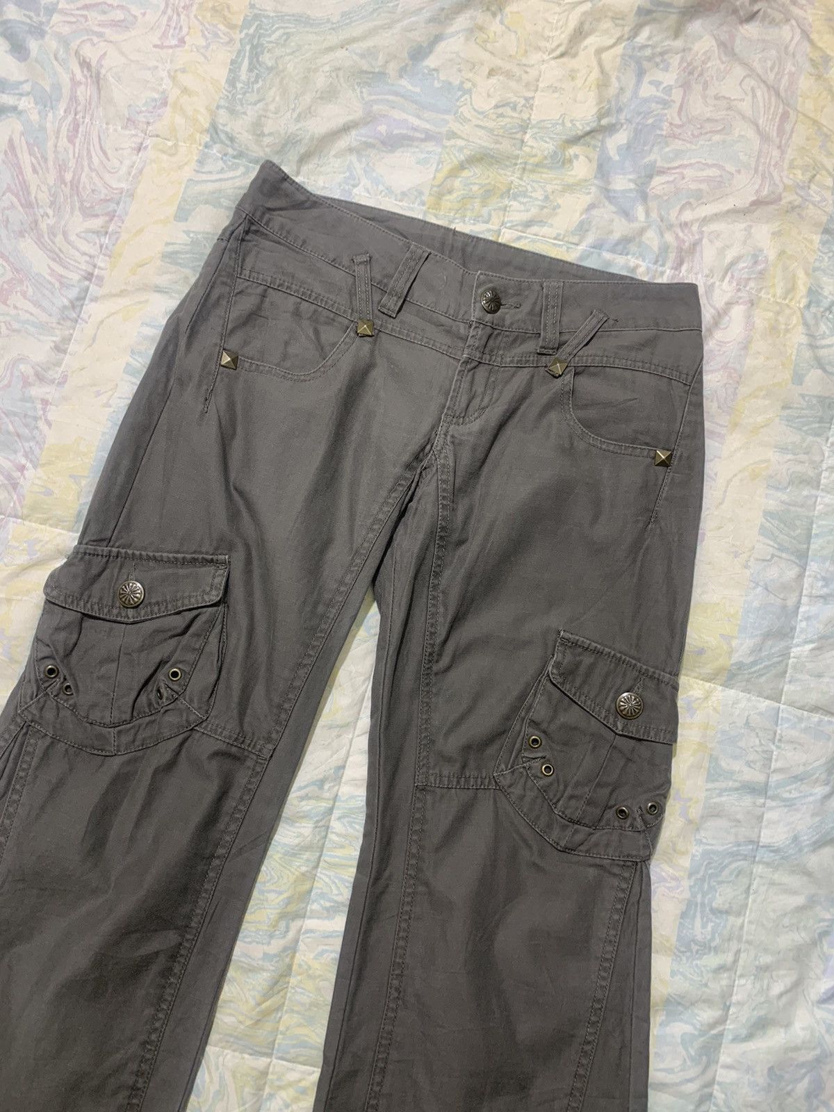 Japanese Brand Japanese brand woman flare studdes/spark cargo pants Size 30" / US 8 / IT 44 - 3 Thumbnail