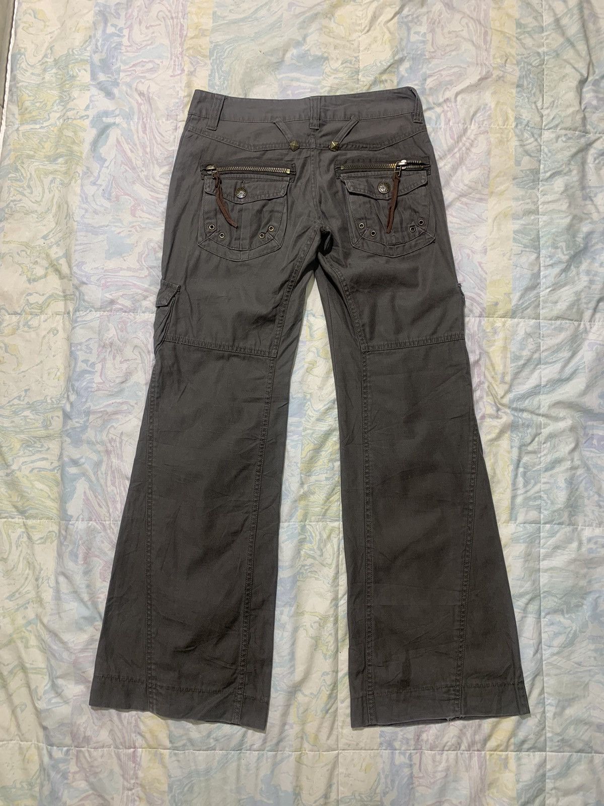 Japanese Brand Japanese brand woman flare studdes/spark cargo pants Size 30" / US 8 / IT 44 - 18 Thumbnail