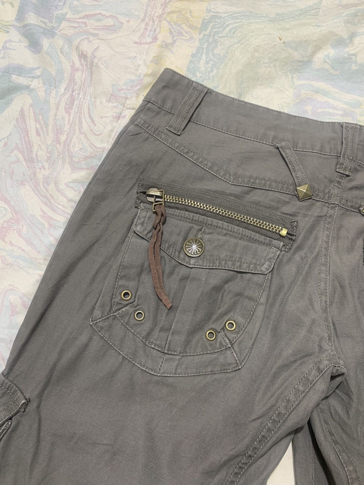 Japanese Brand Japanese brand woman flare studdes/spark cargo pants Size 30" / US 8 / IT 44 - 22 Thumbnail