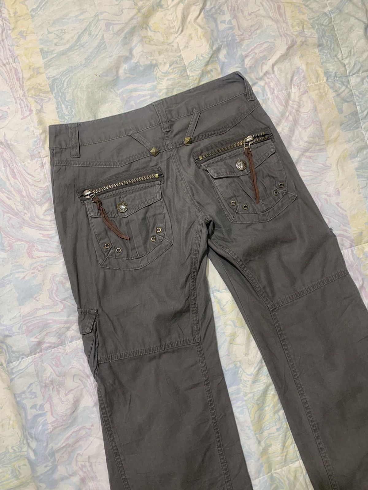 Japanese Brand Japanese brand woman flare studdes/spark cargo pants Size 30" / US 8 / IT 44 - 19 Thumbnail