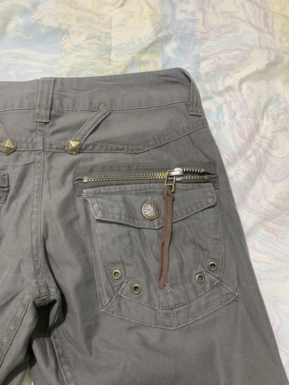 Japanese Brand Japanese brand woman flare studdes/spark cargo pants Size 30" / US 8 / IT 44 - 21 Thumbnail
