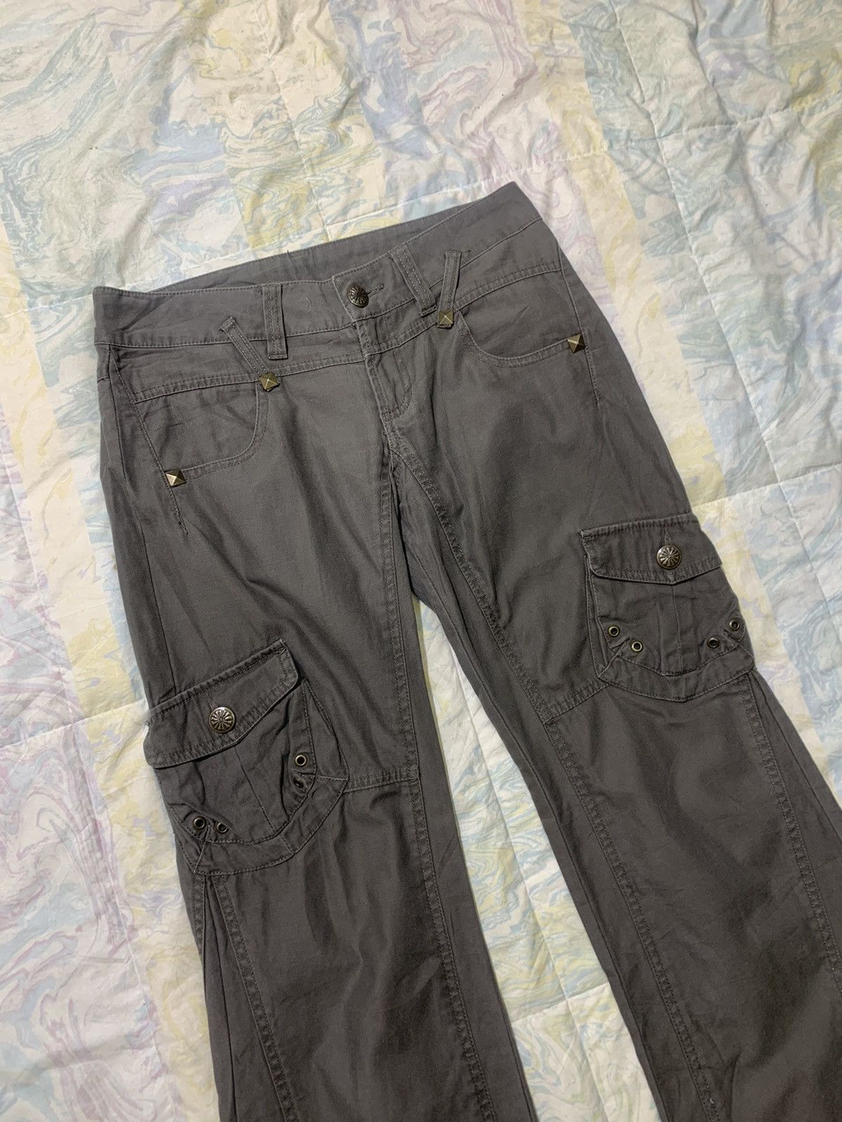 Japanese Brand Japanese brand woman flare studdes/spark cargo pants Size 30" / US 8 / IT 44 - 2 Thumbnail