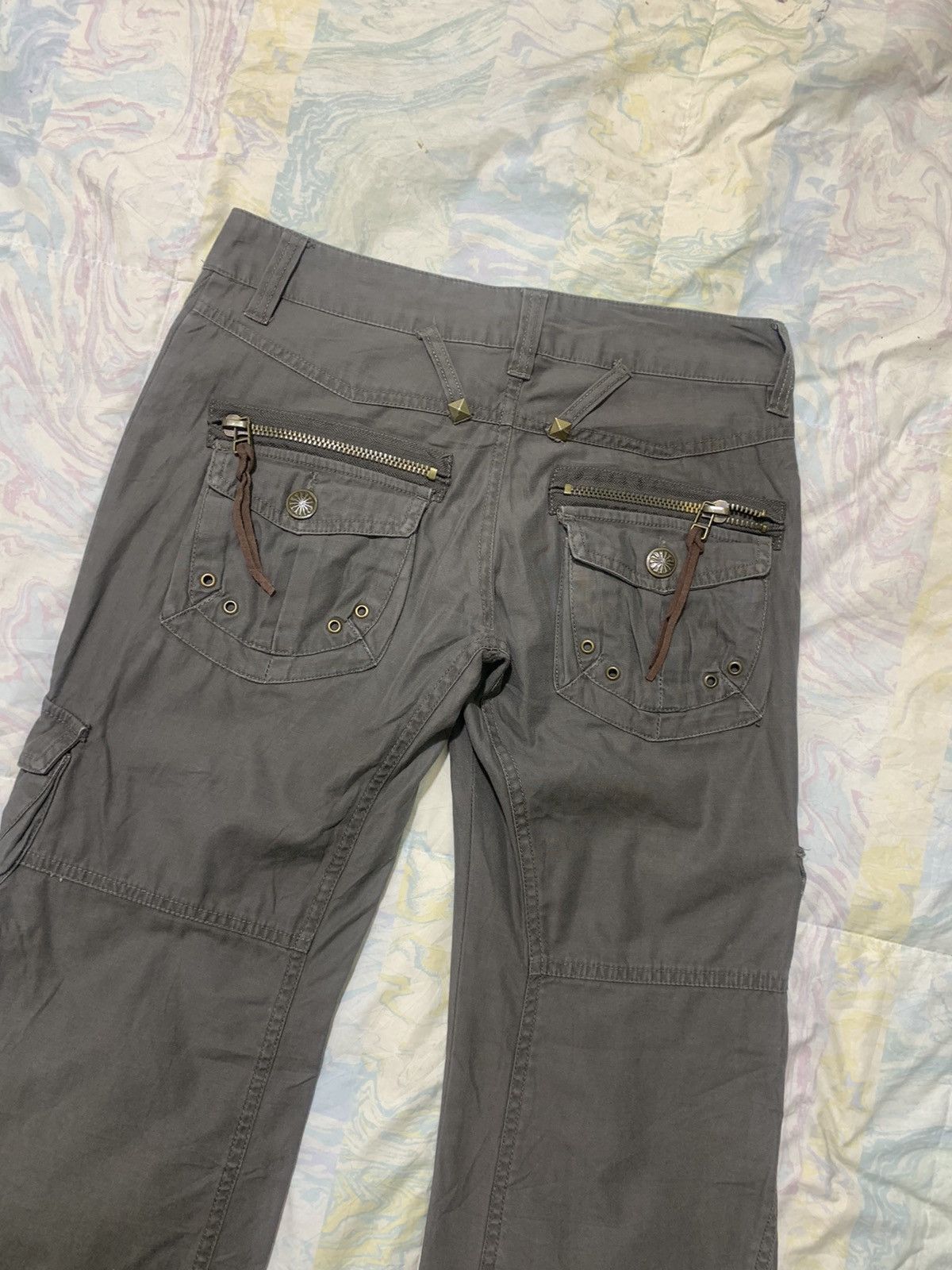 Japanese Brand Japanese brand woman flare studdes/spark cargo pants Size 30" / US 8 / IT 44 - 20 Thumbnail