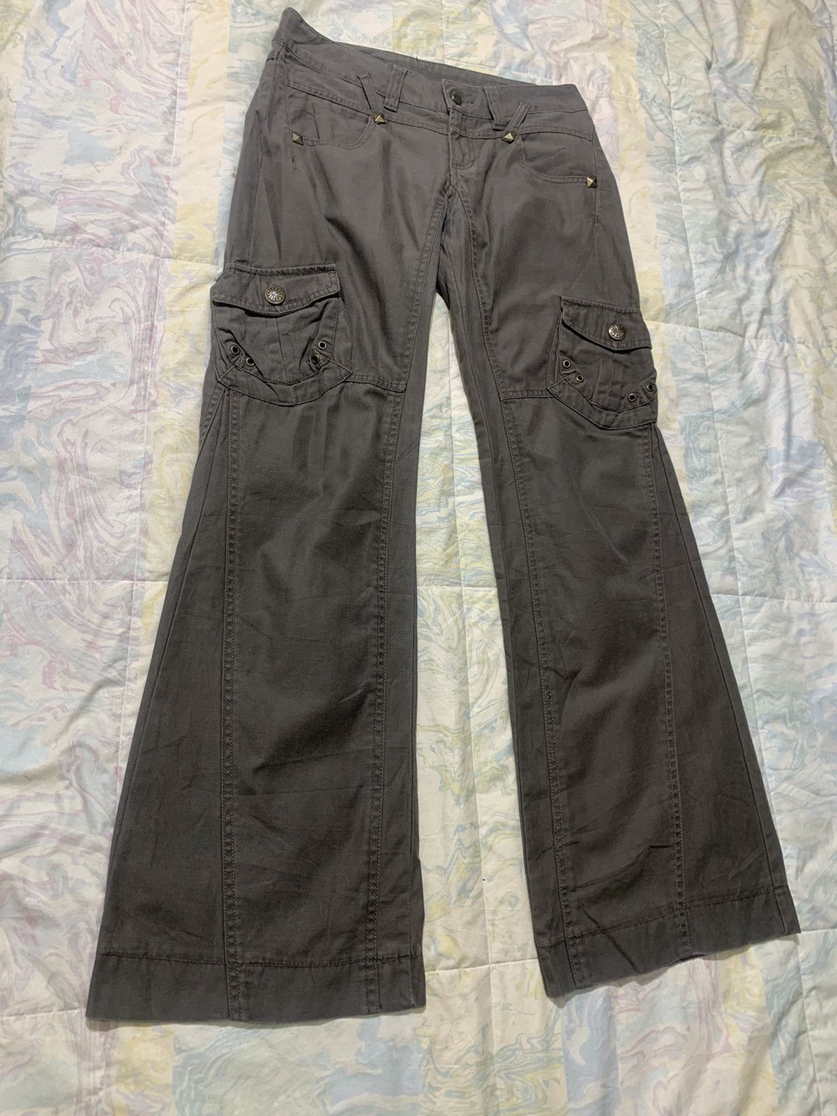 Japanese Brand Japanese brand woman flare studdes/spark cargo pants Size 30" / US 8 / IT 44 - 5 Thumbnail