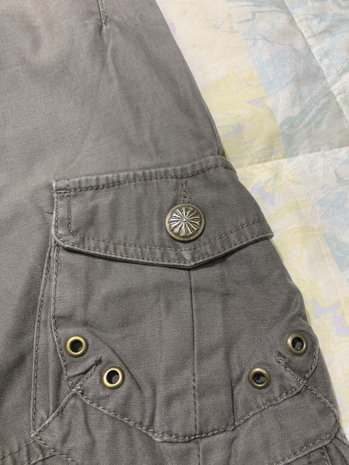 Japanese Brand Japanese brand woman flare studdes/spark cargo pants Size 30" / US 8 / IT 44 - 13 Thumbnail