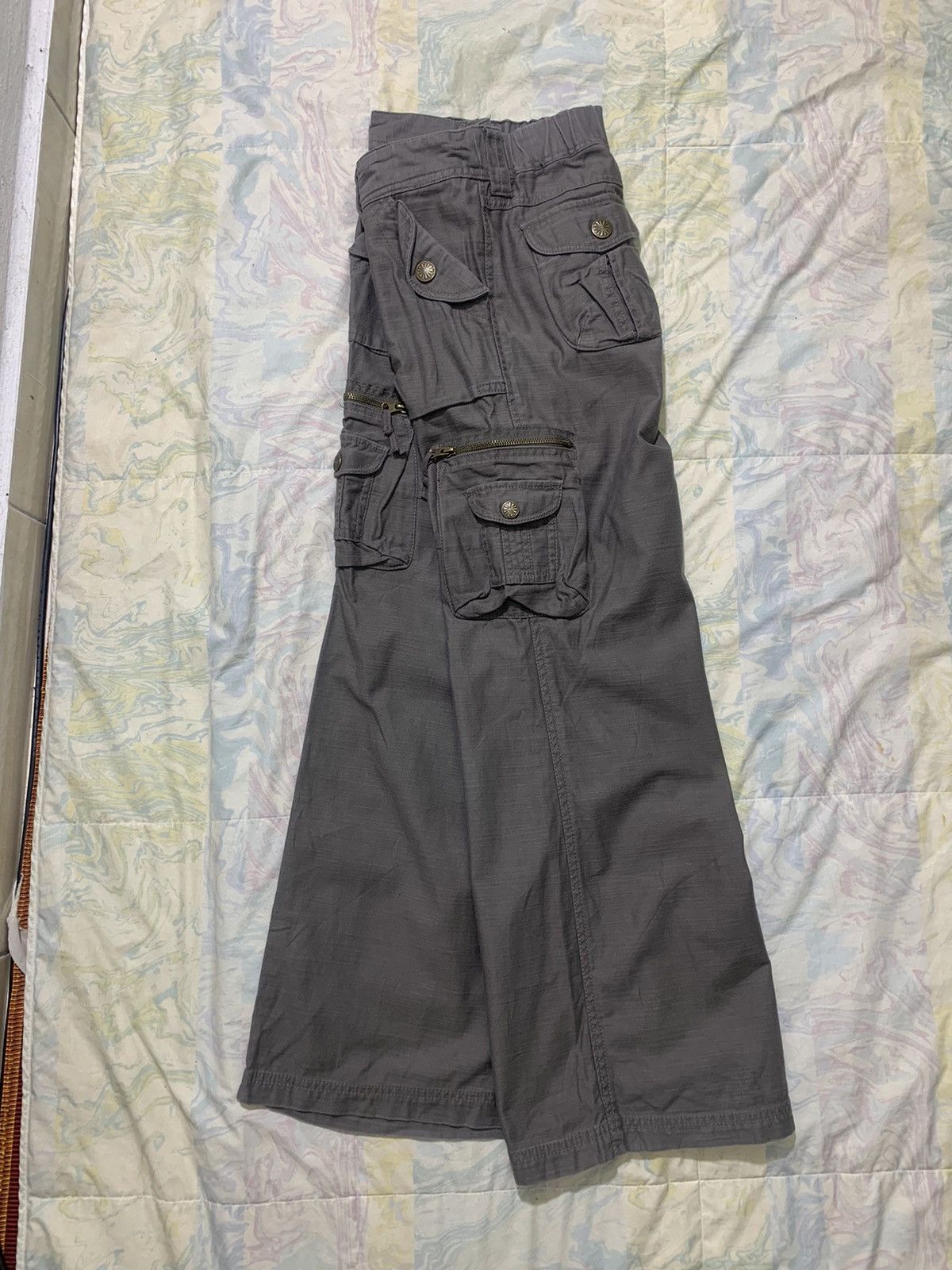 Japanese Brand Japanese brand avant garde woman flare tactical cargo pants Size 32" / US 10 / IT 46 - 12 Thumbnail