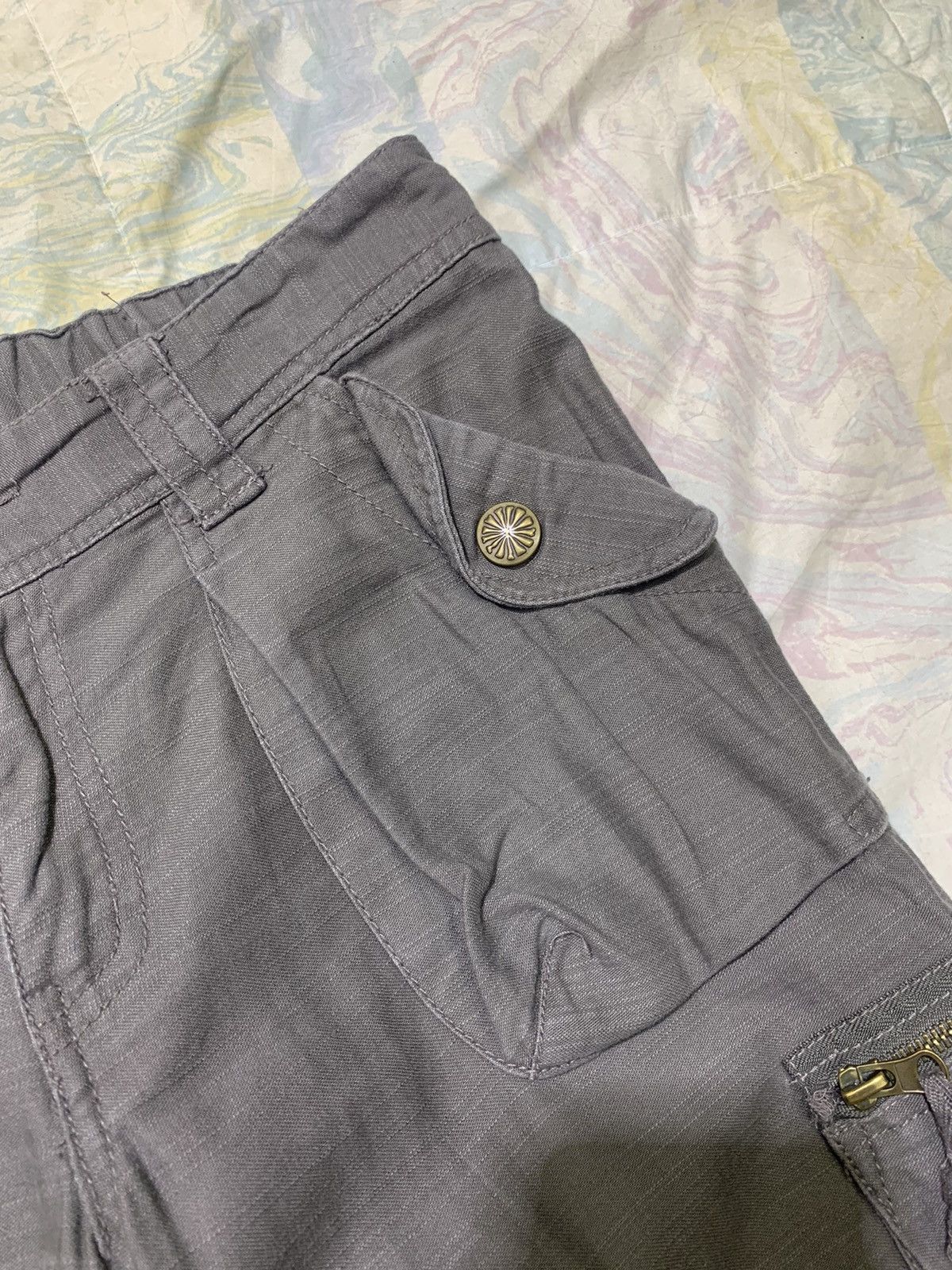 Japanese Brand Japanese brand avant garde woman flare tactical cargo pants Size 32" / US 10 / IT 46 - 11 Thumbnail