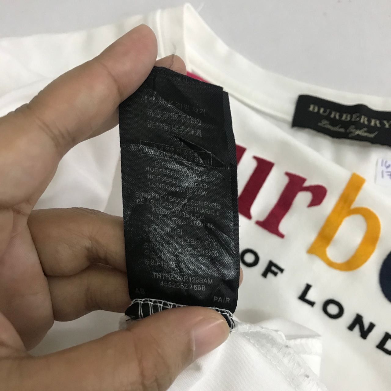 Burberry 🔥Vintage BURBERRY LONDON Velvet Logo Design T-shirt Size XS / US 0-2 / IT 36-38 - 7 Thumbnail