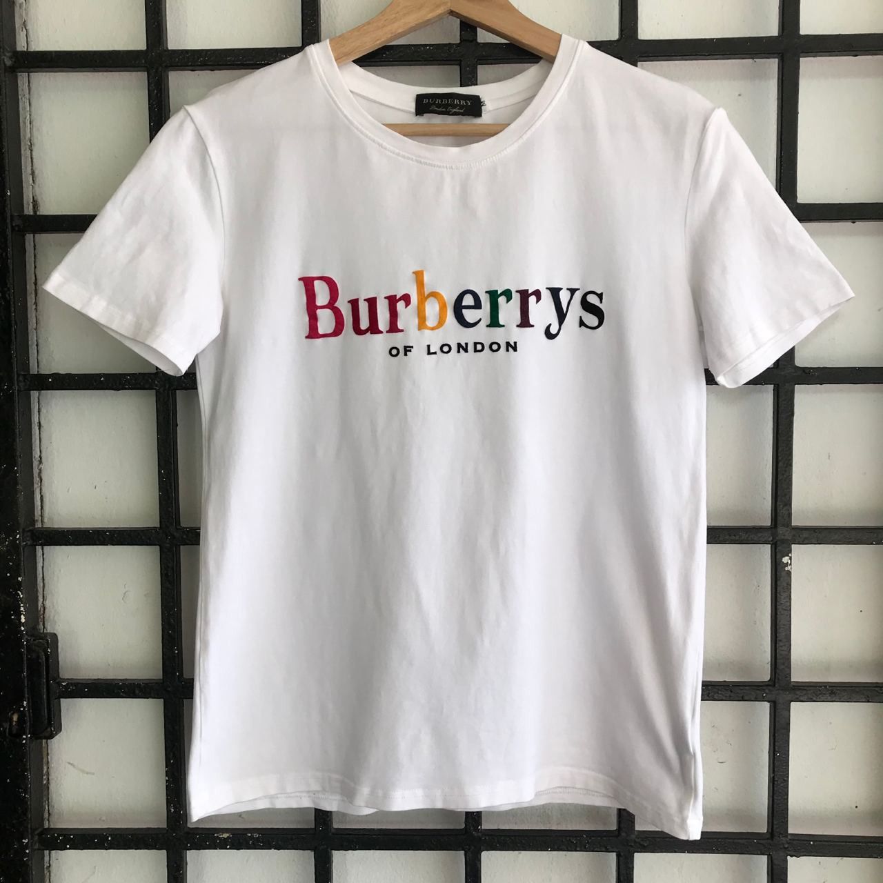 🔥Vintage BURBERRY LONDON Velvet Logo Design T-shirt