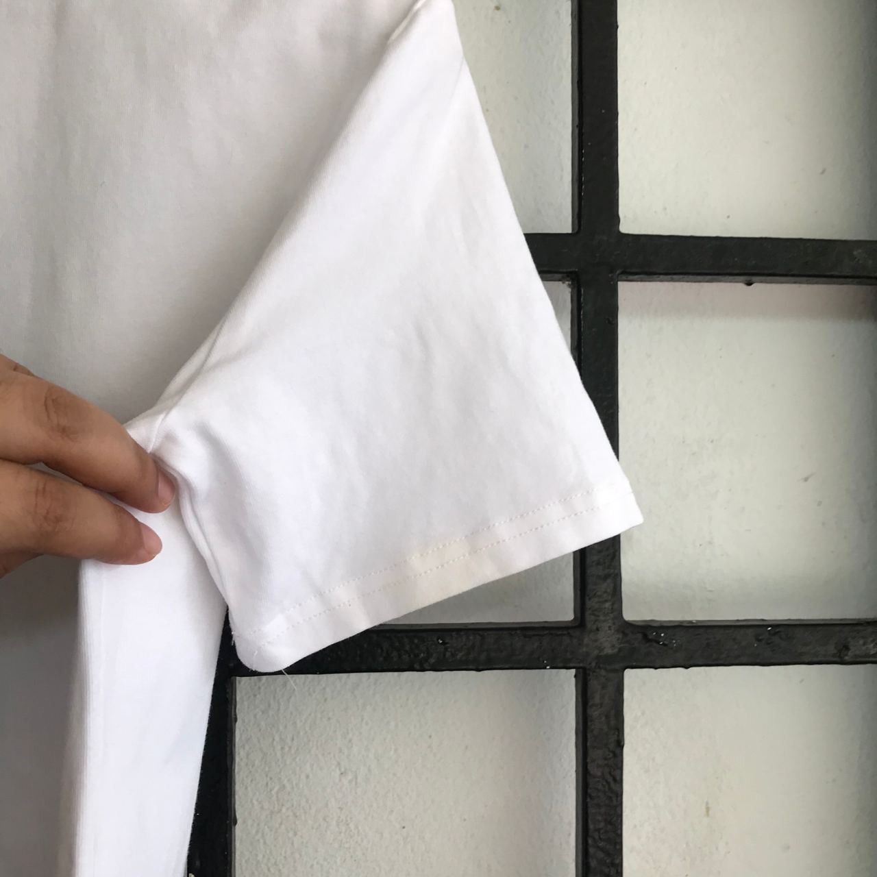 Burberry 🔥Vintage BURBERRY LONDON Velvet Logo Design T-shirt Size XS / US 0-2 / IT 36-38 - 4 Thumbnail