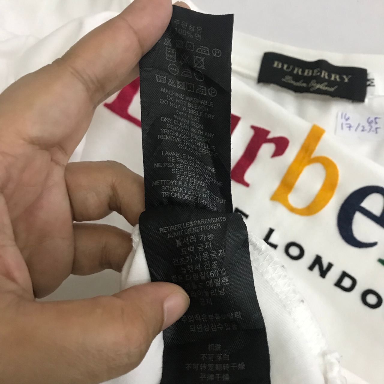 Burberry 🔥Vintage BURBERRY LONDON Velvet Logo Design T-shirt Size XS / US 0-2 / IT 36-38 - 6 Thumbnail