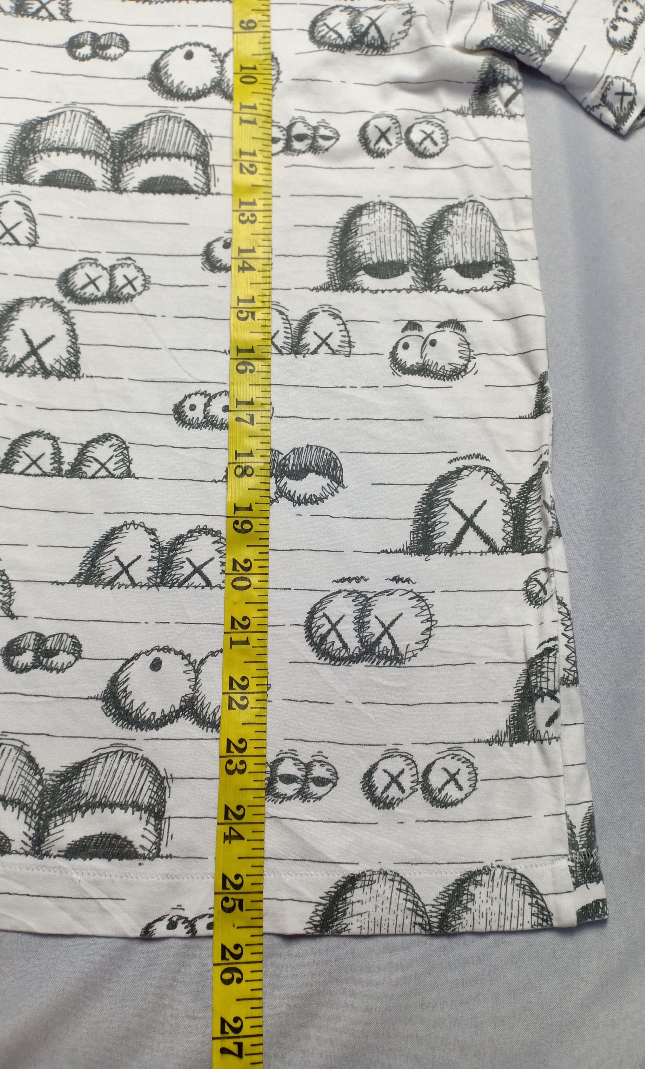 Japanese Brand Kaws All Over Printed Graphic Tee Bearbrick Size US M / EU 48-50 / 2 - 8 Thumbnail