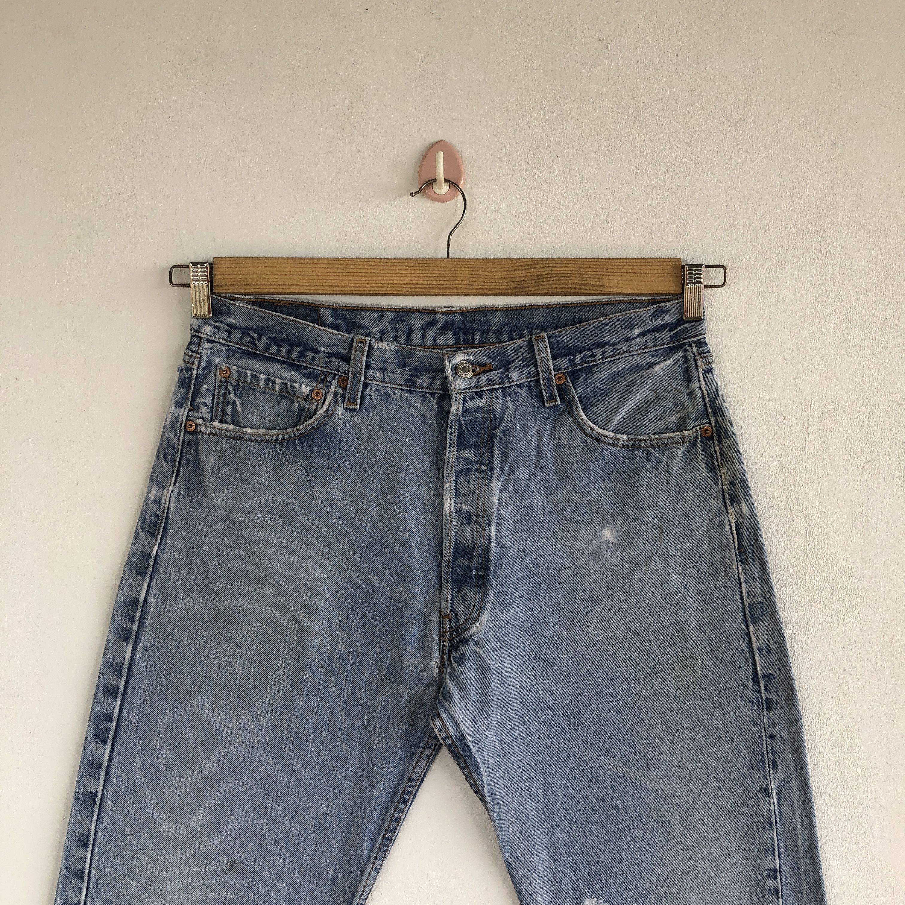 Levi's Vintage Levis 501 Distressed Jeans Levi's Light Wash Denim Size US 32 / EU 48 - 3 Thumbnail