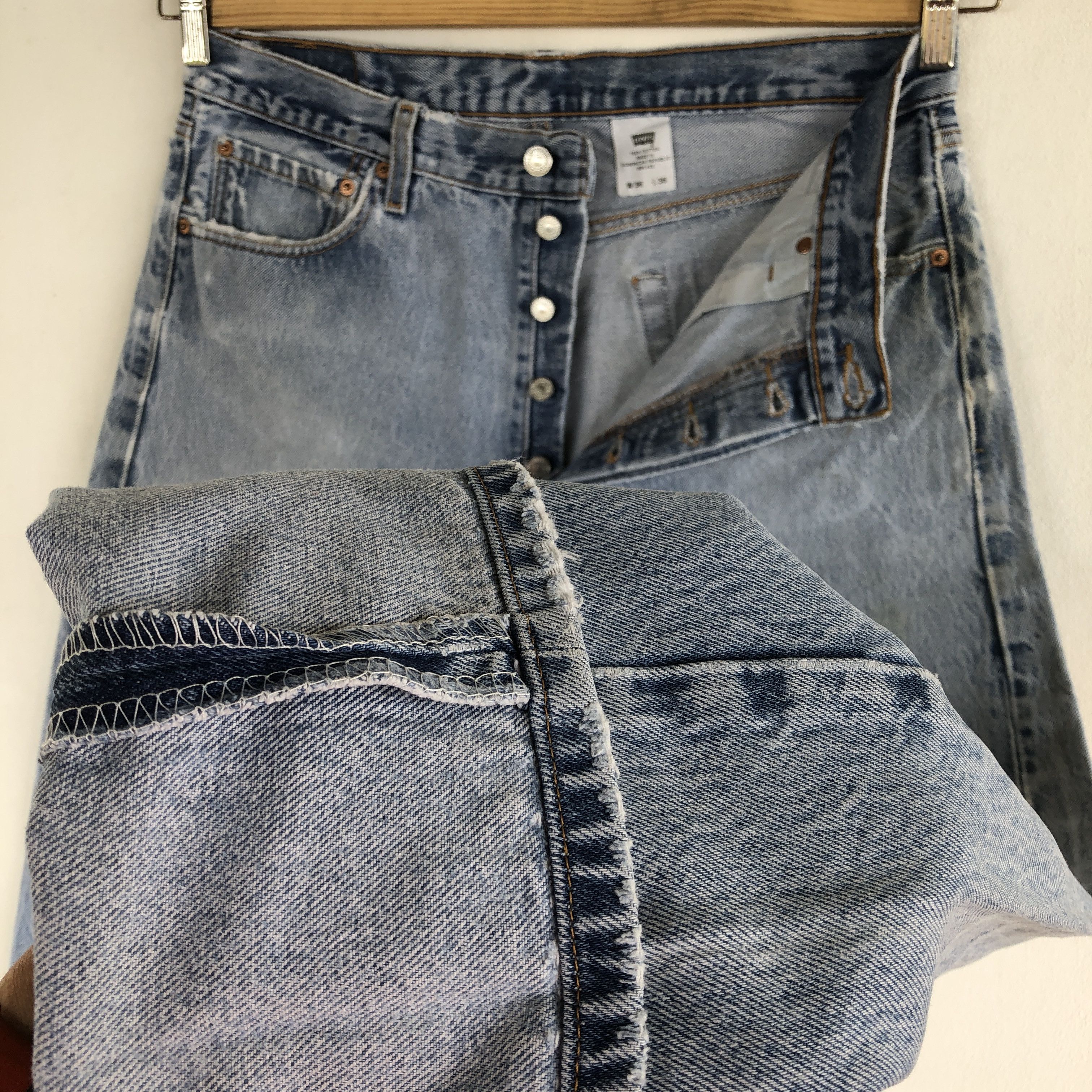 Levi's Vintage Levis 501 Distressed Jeans Levi's Light Wash Denim Size US 32 / EU 48 - 10 Thumbnail