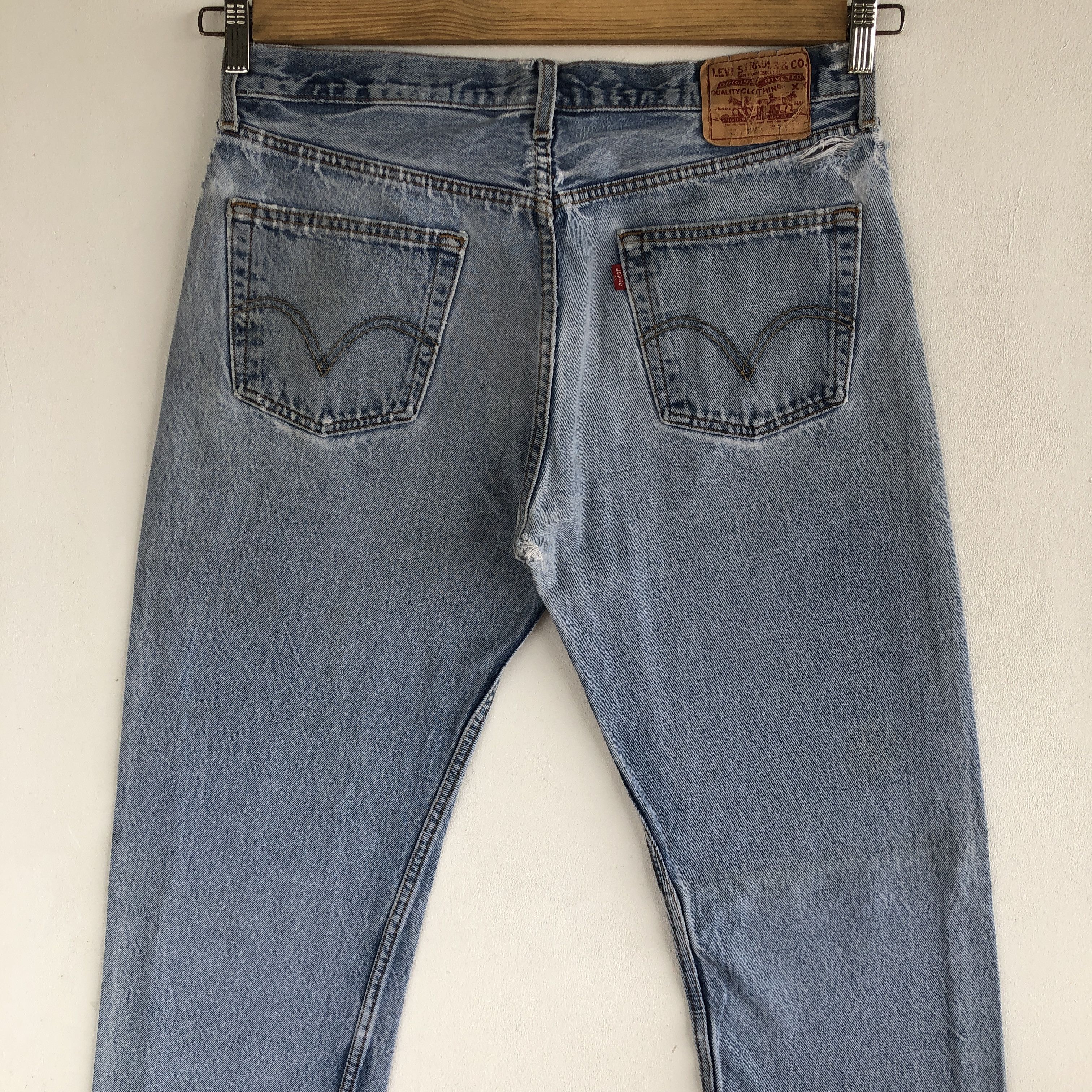 Levi's Vintage Levis 501 Distressed Jeans Levi's Light Wash Denim Size US 32 / EU 48 - 6 Thumbnail