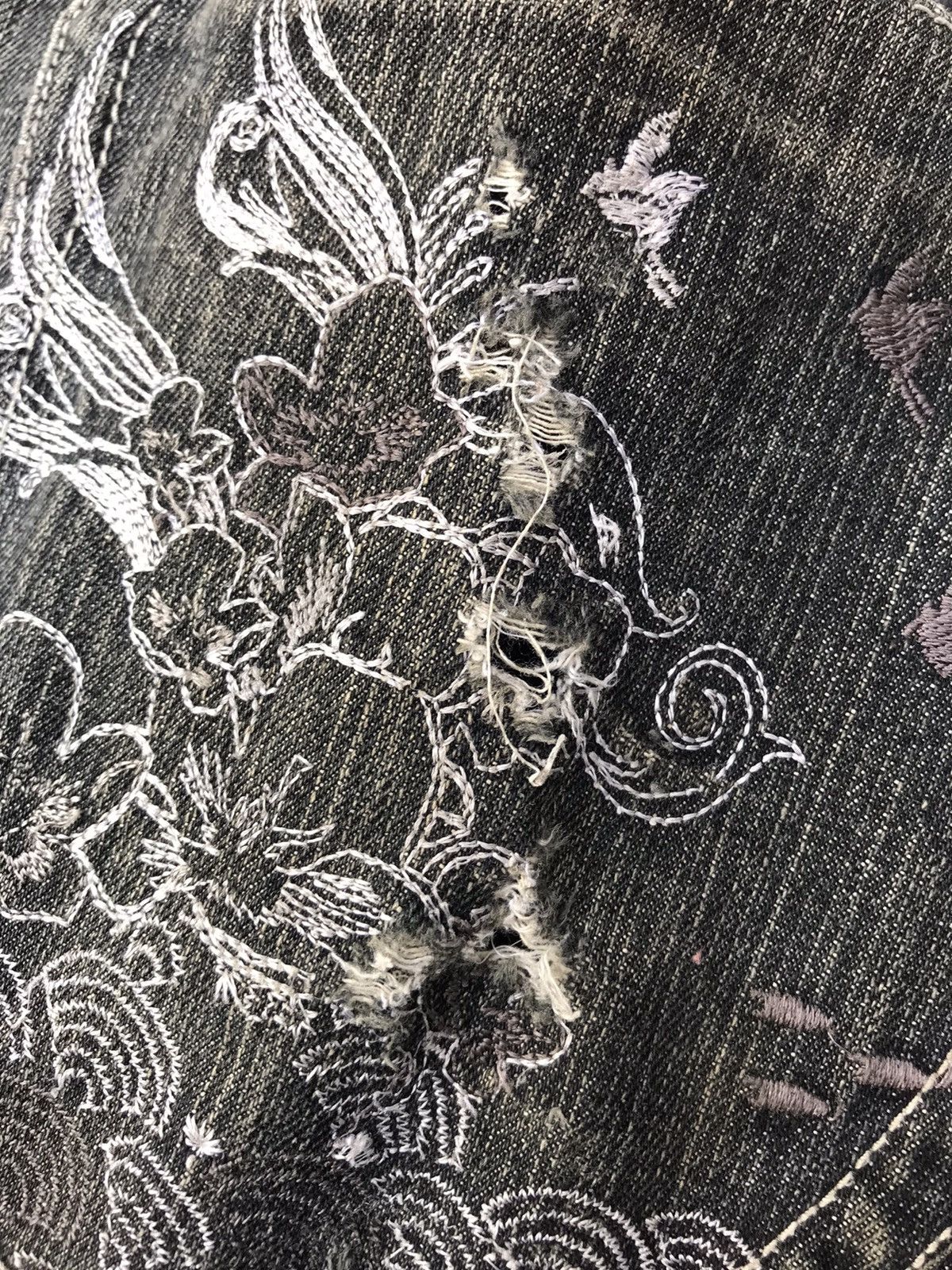 Japanese Brand DISTRESSED NEVARAN JEANS WITH EMBROIDERY DESIGN Size US 32 / EU 48 - 9 Thumbnail