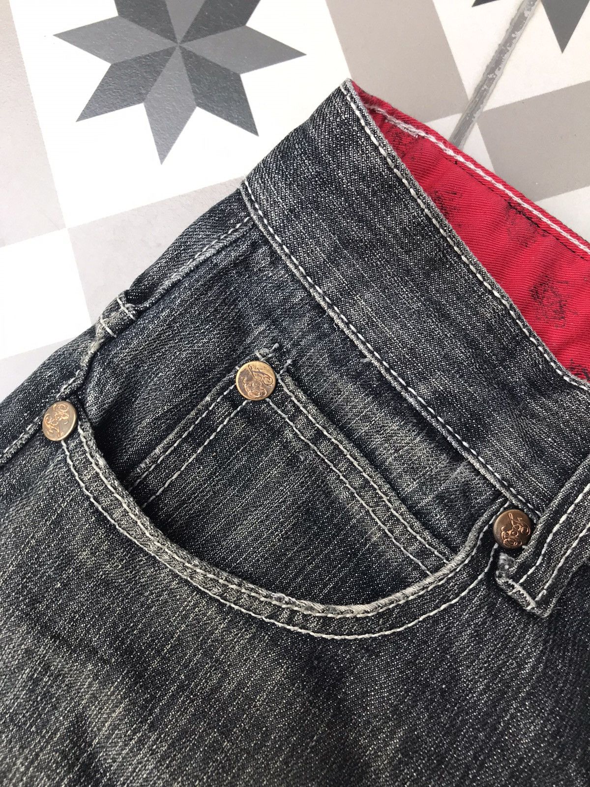 Japanese Brand DISTRESSED NEVARAN JEANS WITH EMBROIDERY DESIGN Size US 32 / EU 48 - 5 Thumbnail