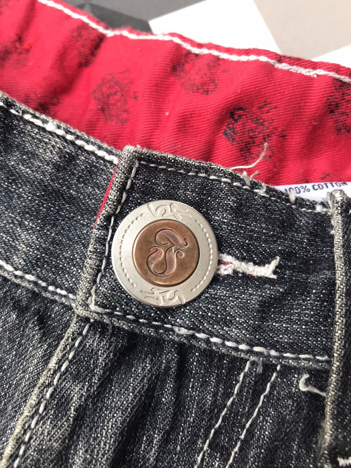 Japanese Brand DISTRESSED NEVARAN JEANS WITH EMBROIDERY DESIGN Size US 32 / EU 48 - 4 Thumbnail