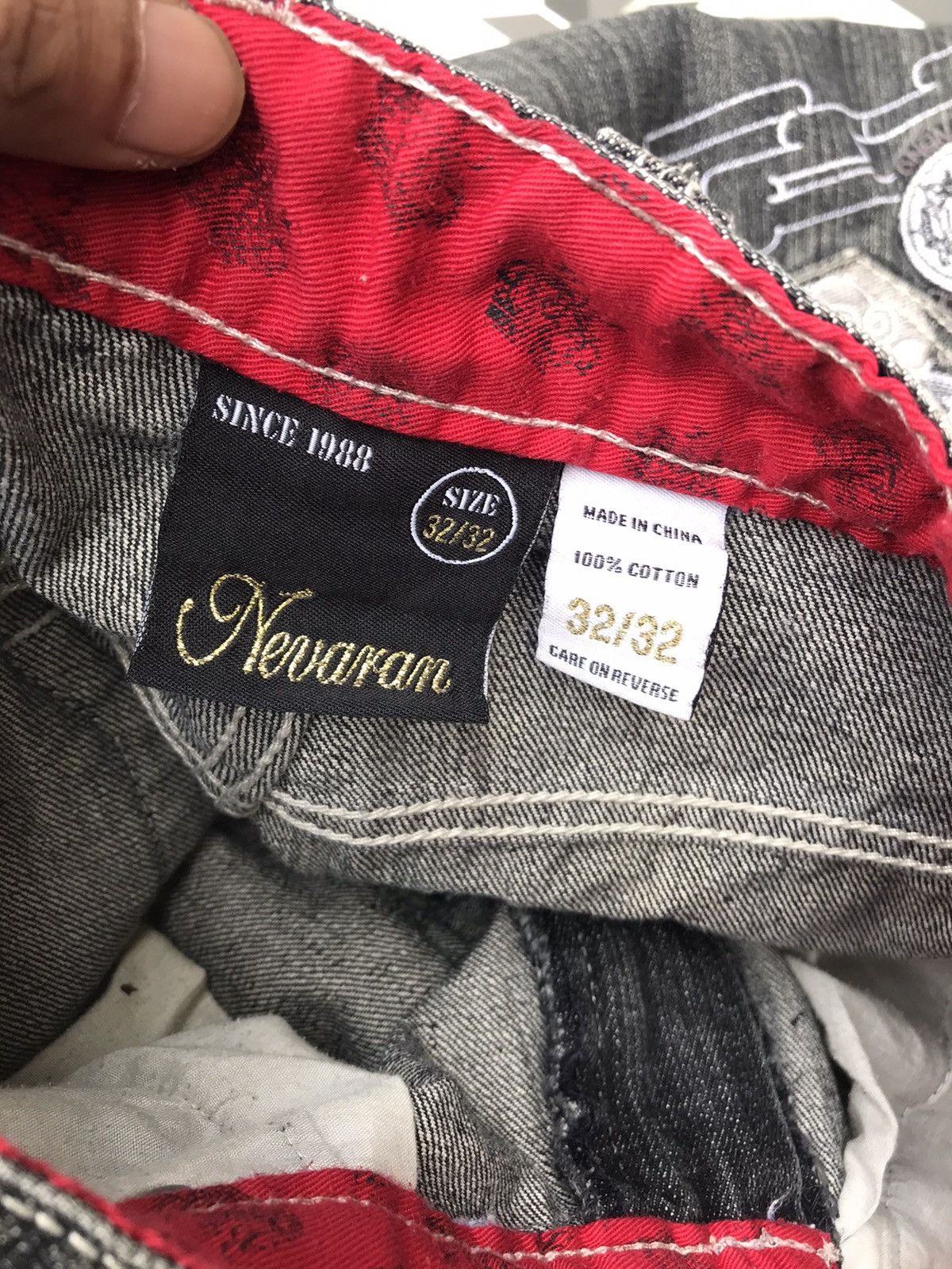 Japanese Brand DISTRESSED NEVARAN JEANS WITH EMBROIDERY DESIGN Size US 32 / EU 48 - 14 Thumbnail