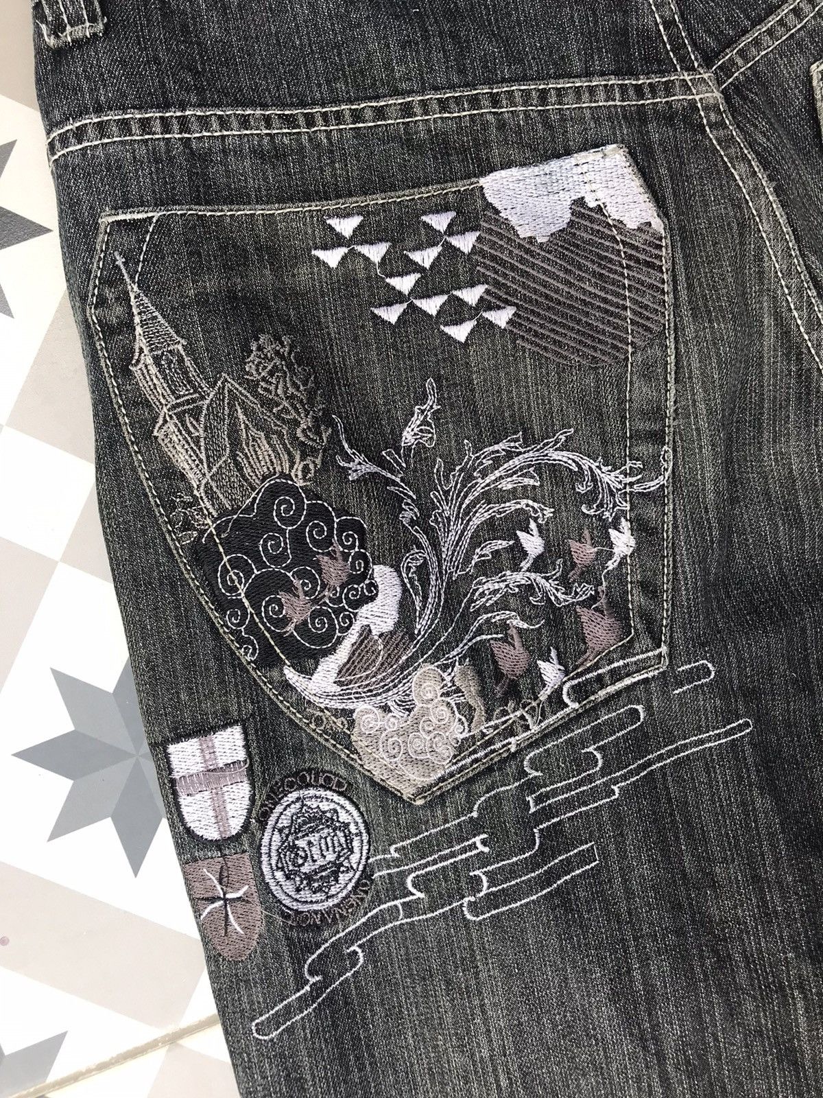 Japanese Brand DISTRESSED NEVARAN JEANS WITH EMBROIDERY DESIGN Size US 32 / EU 48 - 11 Thumbnail