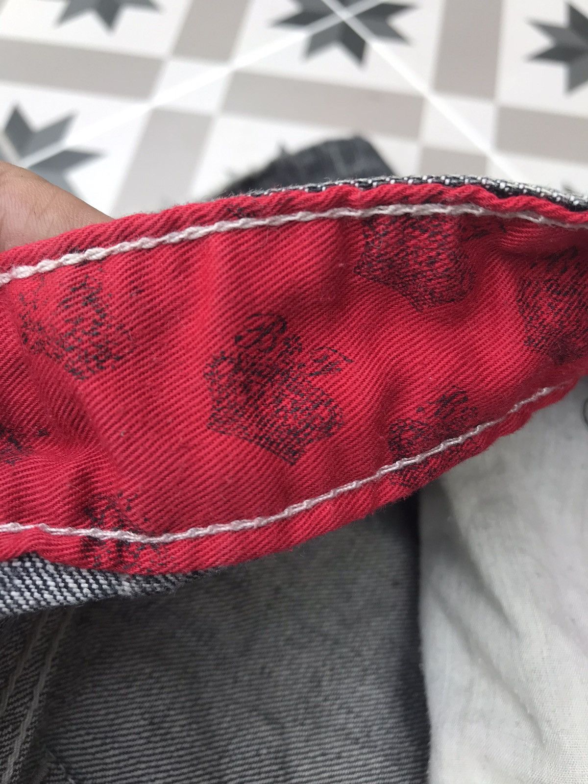Japanese Brand DISTRESSED NEVARAN JEANS WITH EMBROIDERY DESIGN Size US 32 / EU 48 - 17 Thumbnail