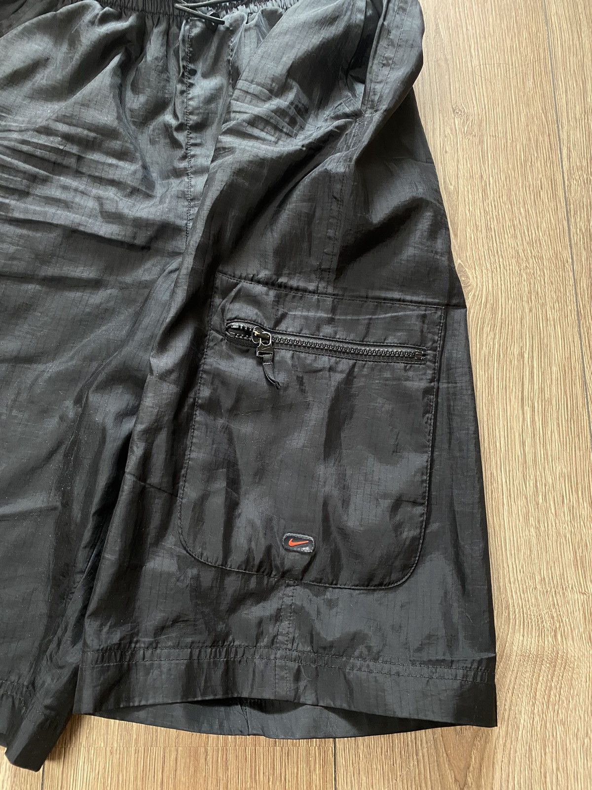 Nike × Vintage Vintage Shorts Nike With Pocket Red Logo Rare Size US 34 / EU 50 - 3 Thumbnail