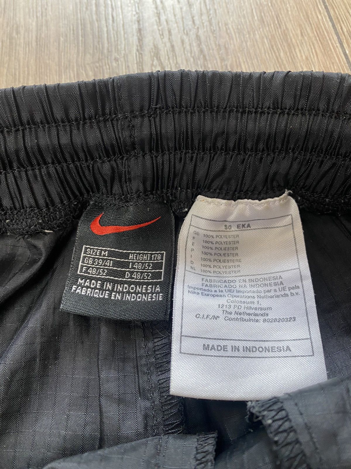 Nike × Vintage Vintage Shorts Nike With Pocket Red Logo Rare Size US 34 / EU 50 - 4 Thumbnail