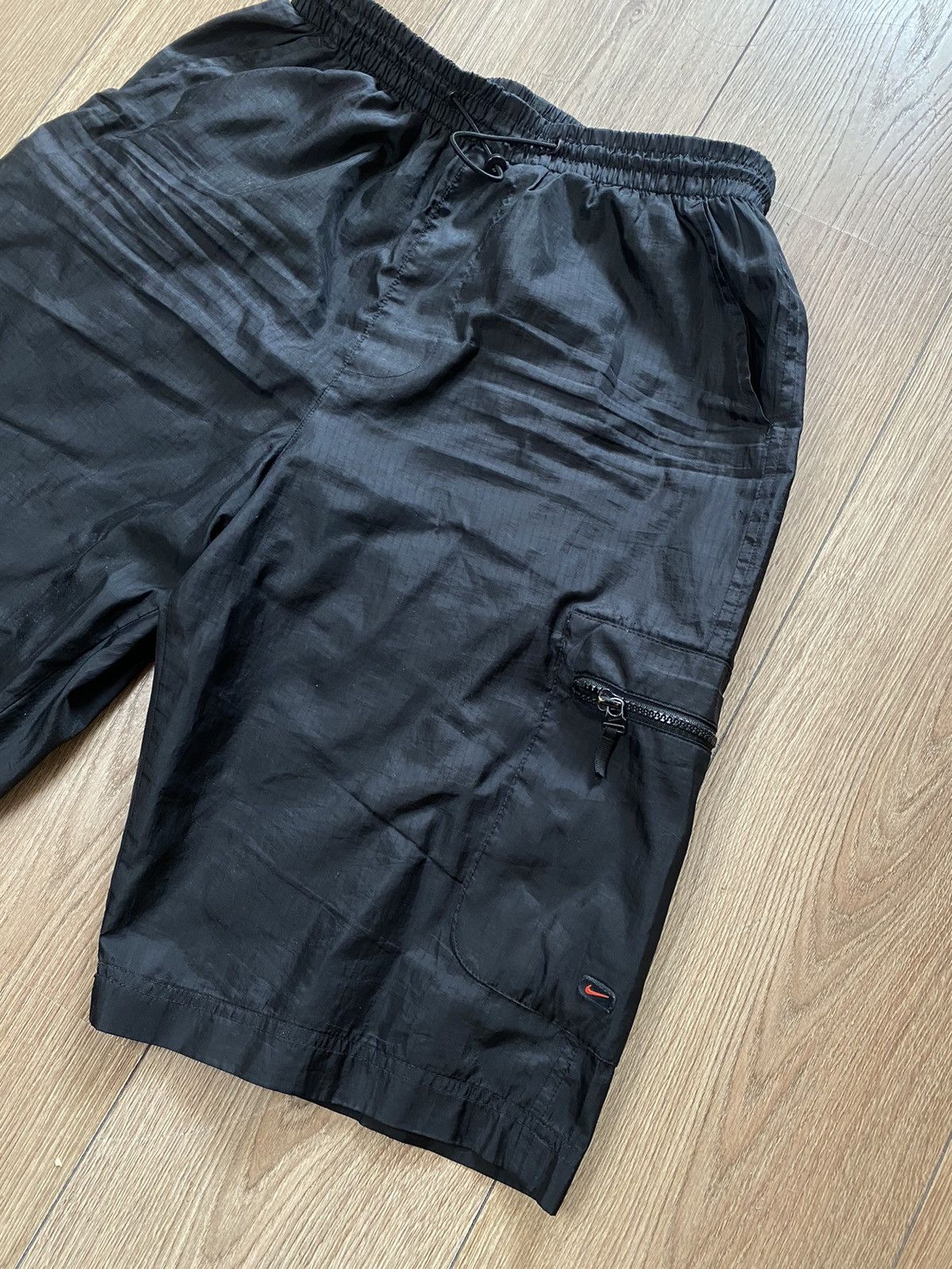Nike × Vintage Vintage Shorts Nike With Pocket Red Logo Rare Size US 34 / EU 50 - 2 Thumbnail