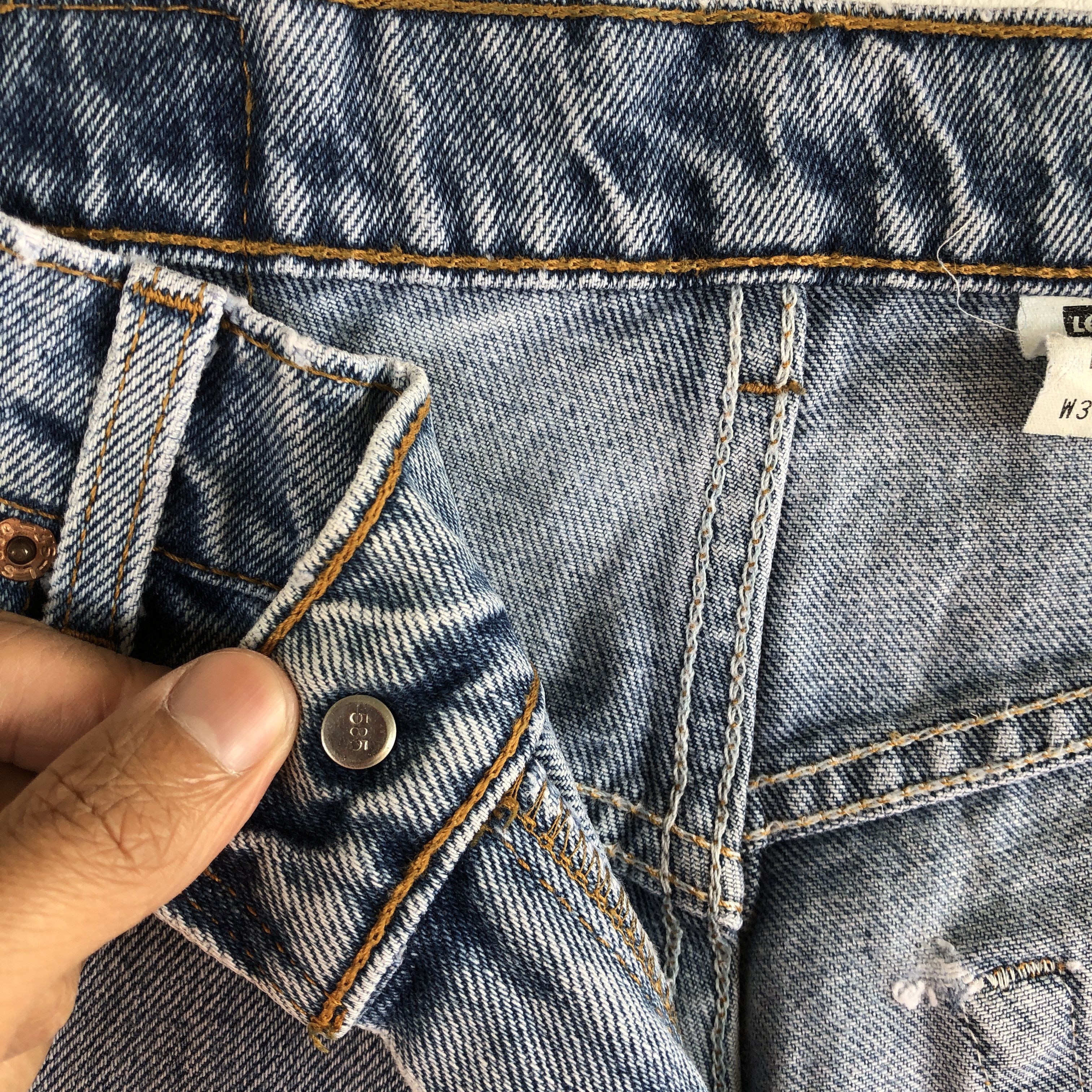 Levi's Vintage Levis Light Wash Jeans Baggy Fit Levi's 570 Denim Size US 30 / EU 46 - 9 Thumbnail