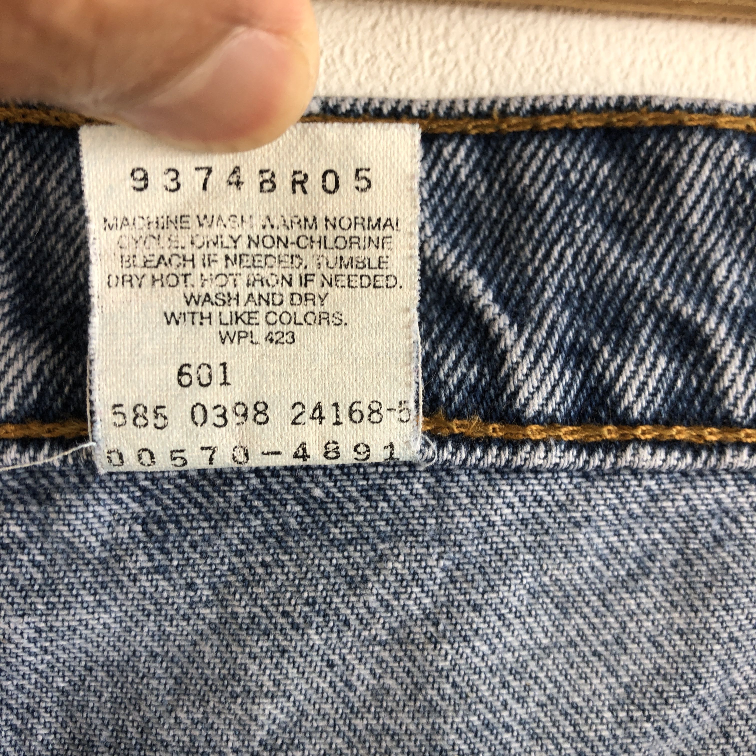 Levi's Vintage Levis Light Wash Jeans Baggy Fit Levi's 570 Denim Size US 30 / EU 46 - 12 Thumbnail
