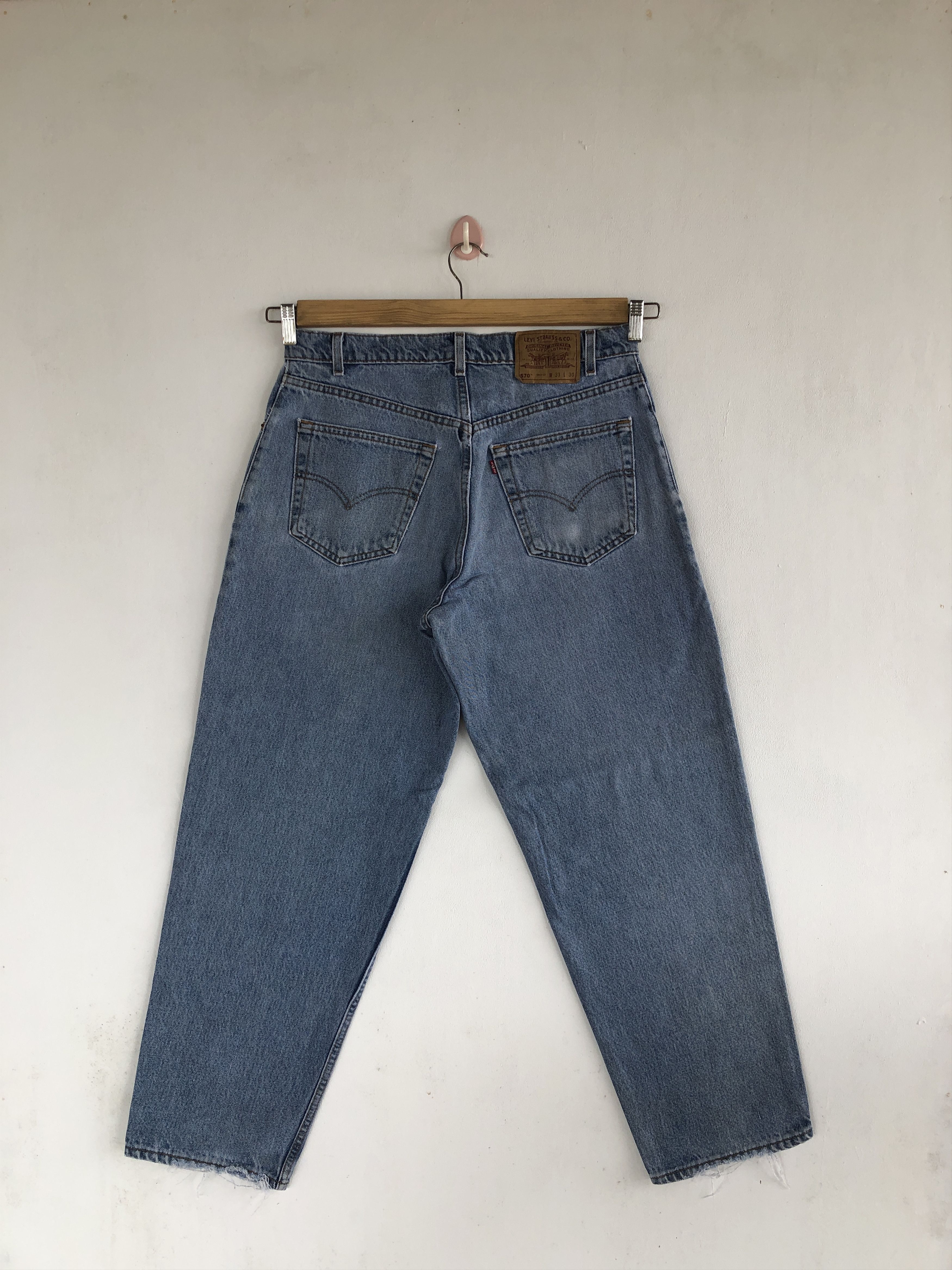 Levi's Vintage Levis Light Wash Jeans Baggy Fit Levi's 570 Denim Size US 30 / EU 46 - 2 Thumbnail