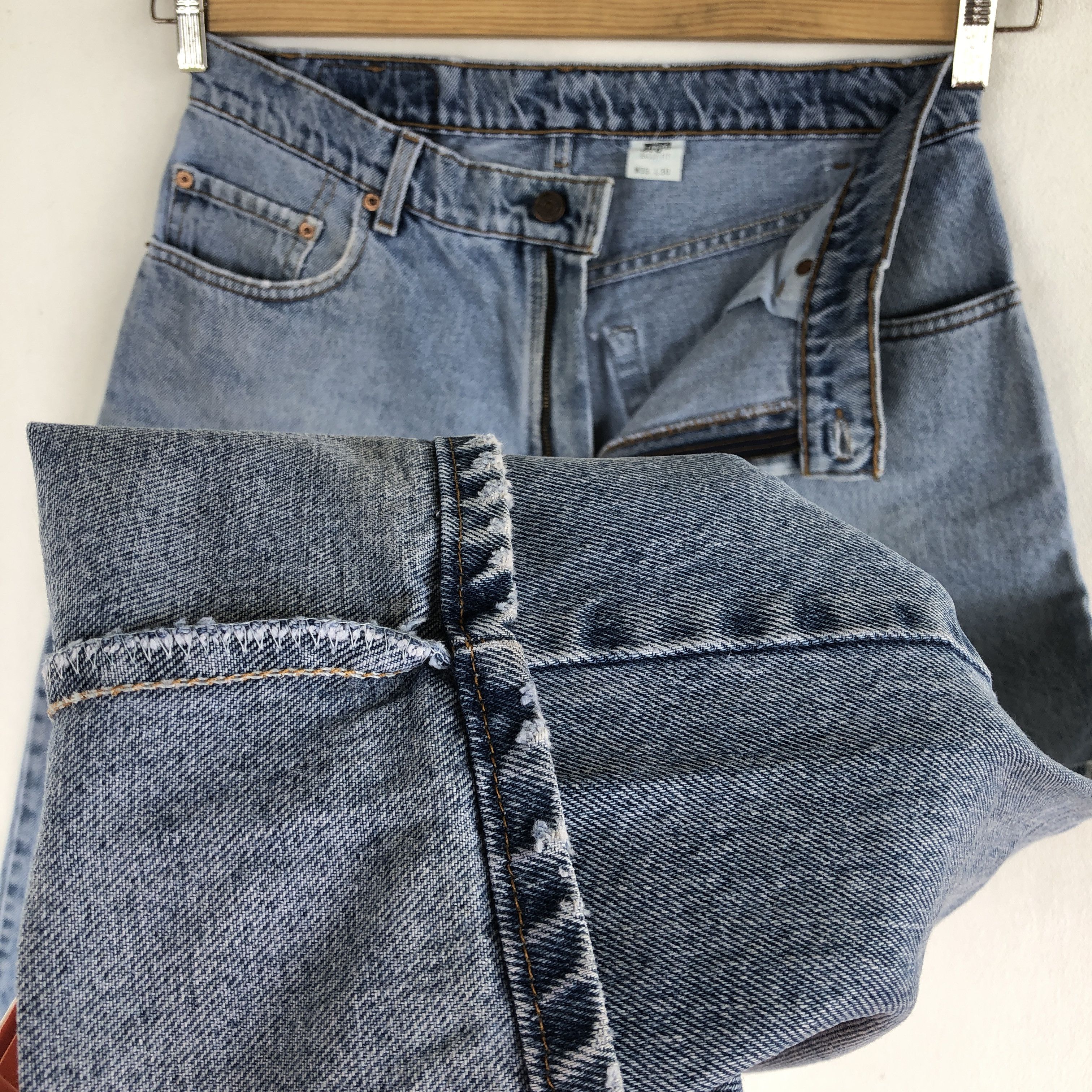 Levi's Vintage Levis Light Wash Jeans Baggy Fit Levi's 570 Denim Size US 30 / EU 46 - 10 Thumbnail
