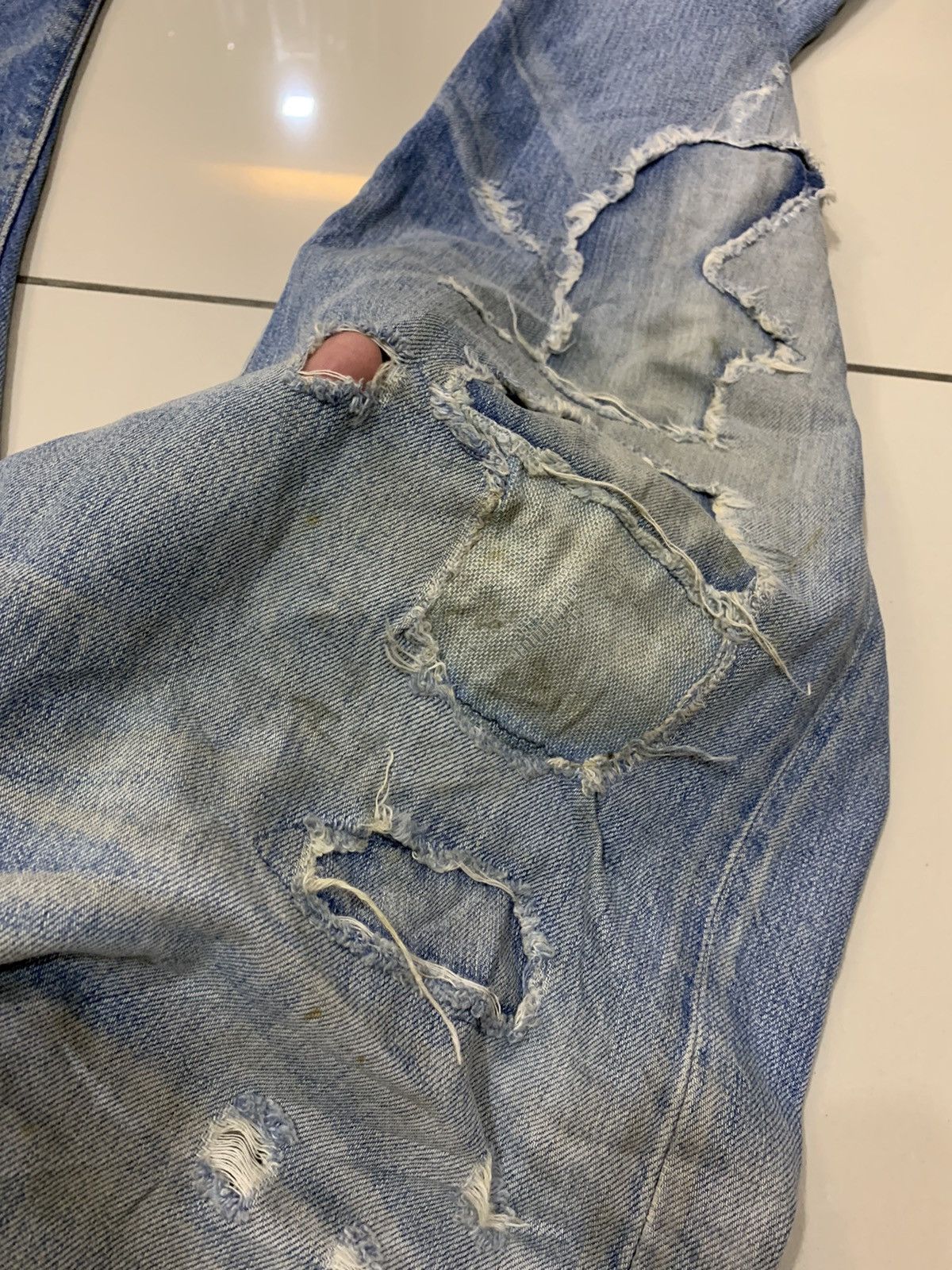 Levi's DISTRESSED DESTROYED LEVI'S 501 PATCHES HOLES JEANS Size US 36 / EU 52 - 11 Thumbnail