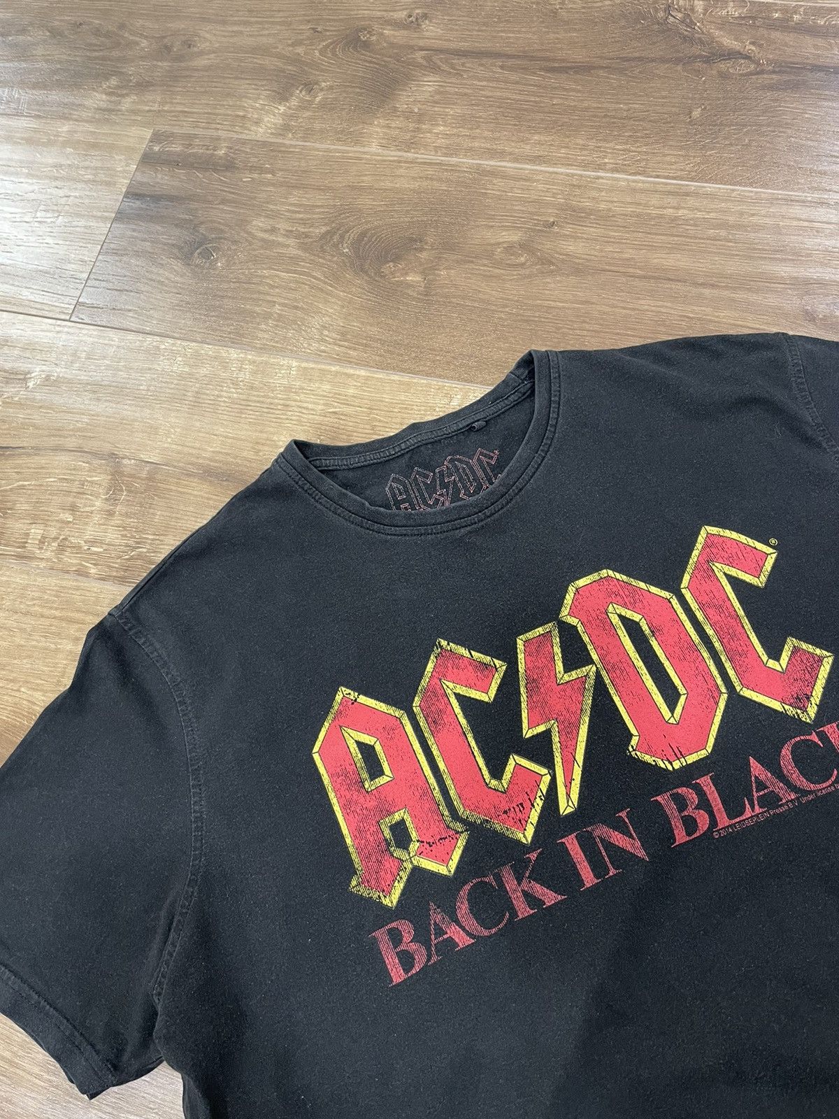AC/DC Vintage Black Sun-faded Ac/Dc Back in Black Tee Shirt SizeXL Size US XL / EU 56 / 4 - 9 Thumbnail
