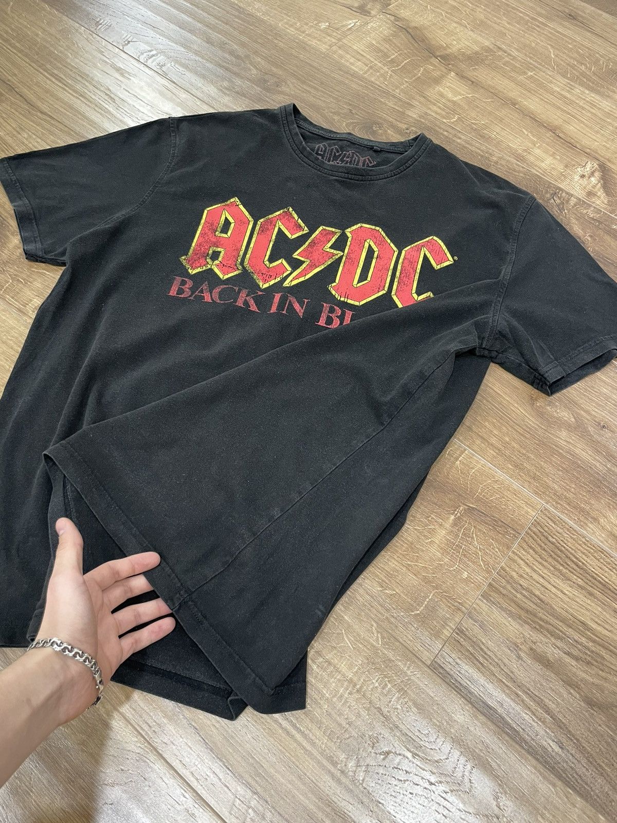 AC/DC Vintage Black Sun-faded Ac/Dc Back in Black Tee Shirt SizeXL Size US XL / EU 56 / 4 - 6 Thumbnail