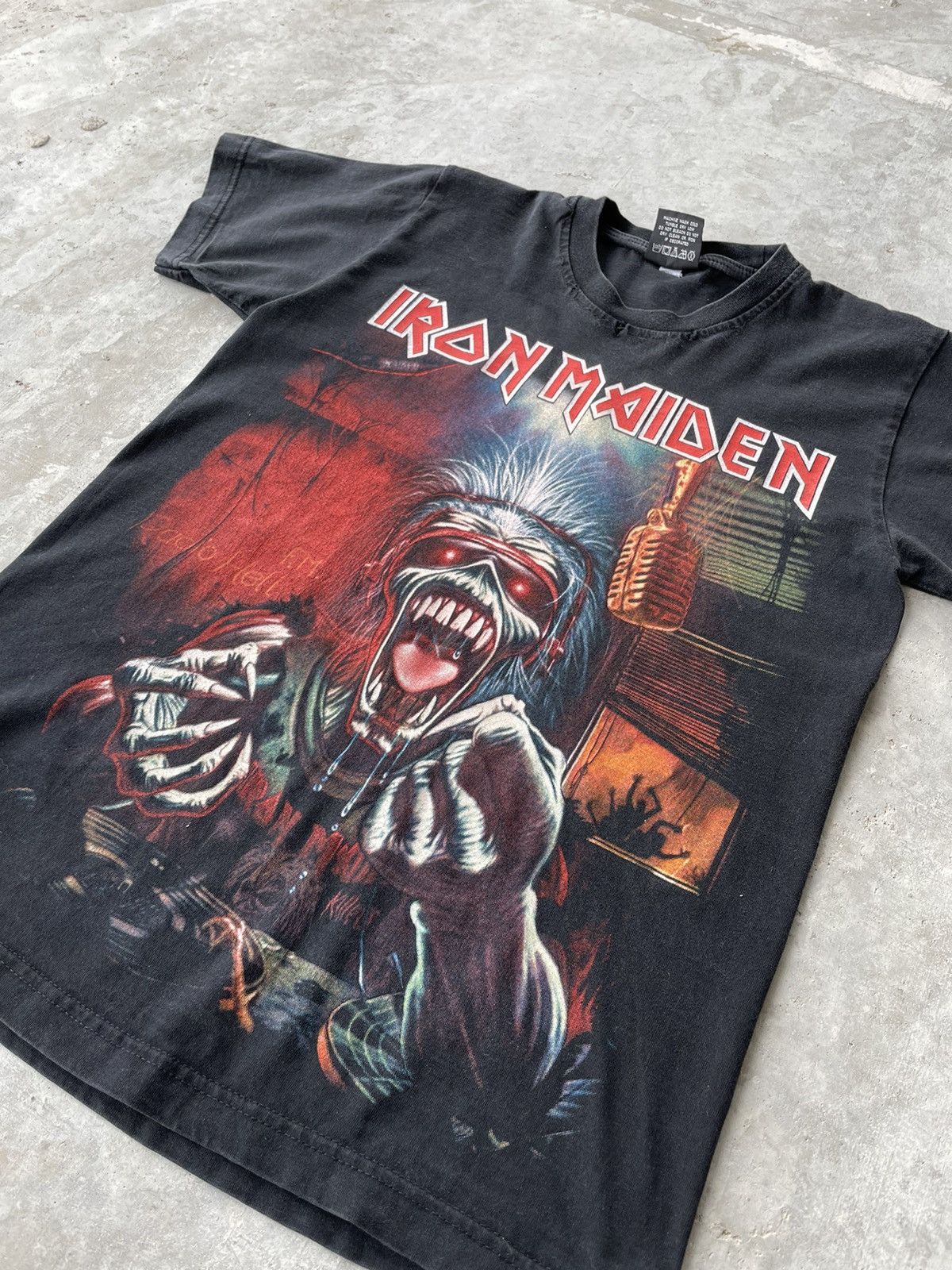 Iron Maiden Vintage Iron Maiden Distressed Tee Shirt Big Logo Size S Size US S / EU 44-46 / 1 - 8 Thumbnail