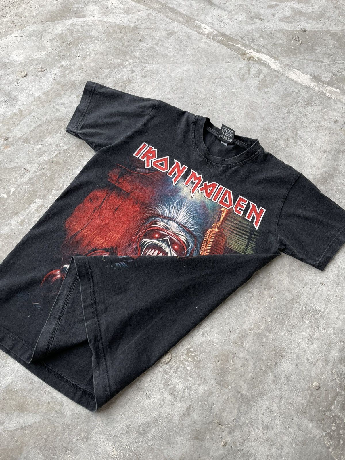 Iron Maiden Vintage Iron Maiden Distressed Tee Shirt Big Logo Size S Size US S / EU 44-46 / 1 - 9 Thumbnail