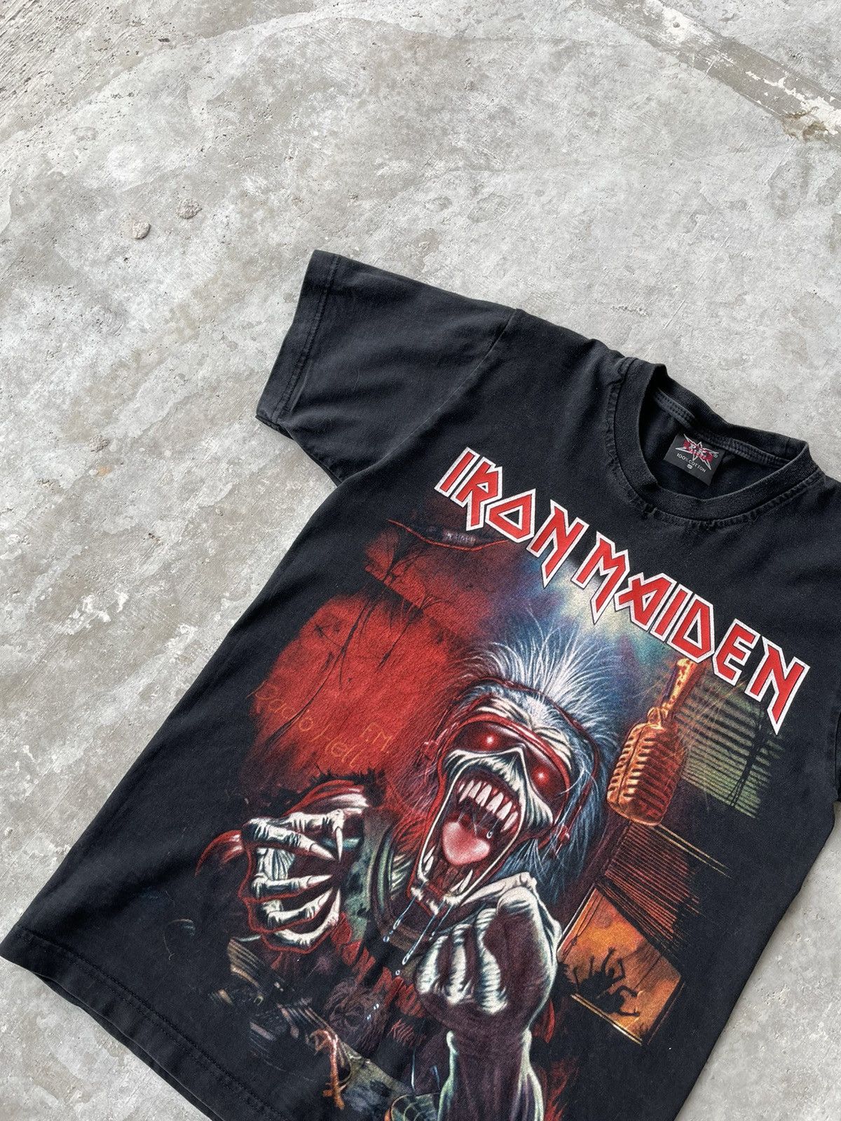 Iron Maiden Vintage Iron Maiden Distressed Tee Shirt Big Logo Size S Size US S / EU 44-46 / 1 - 3 Thumbnail