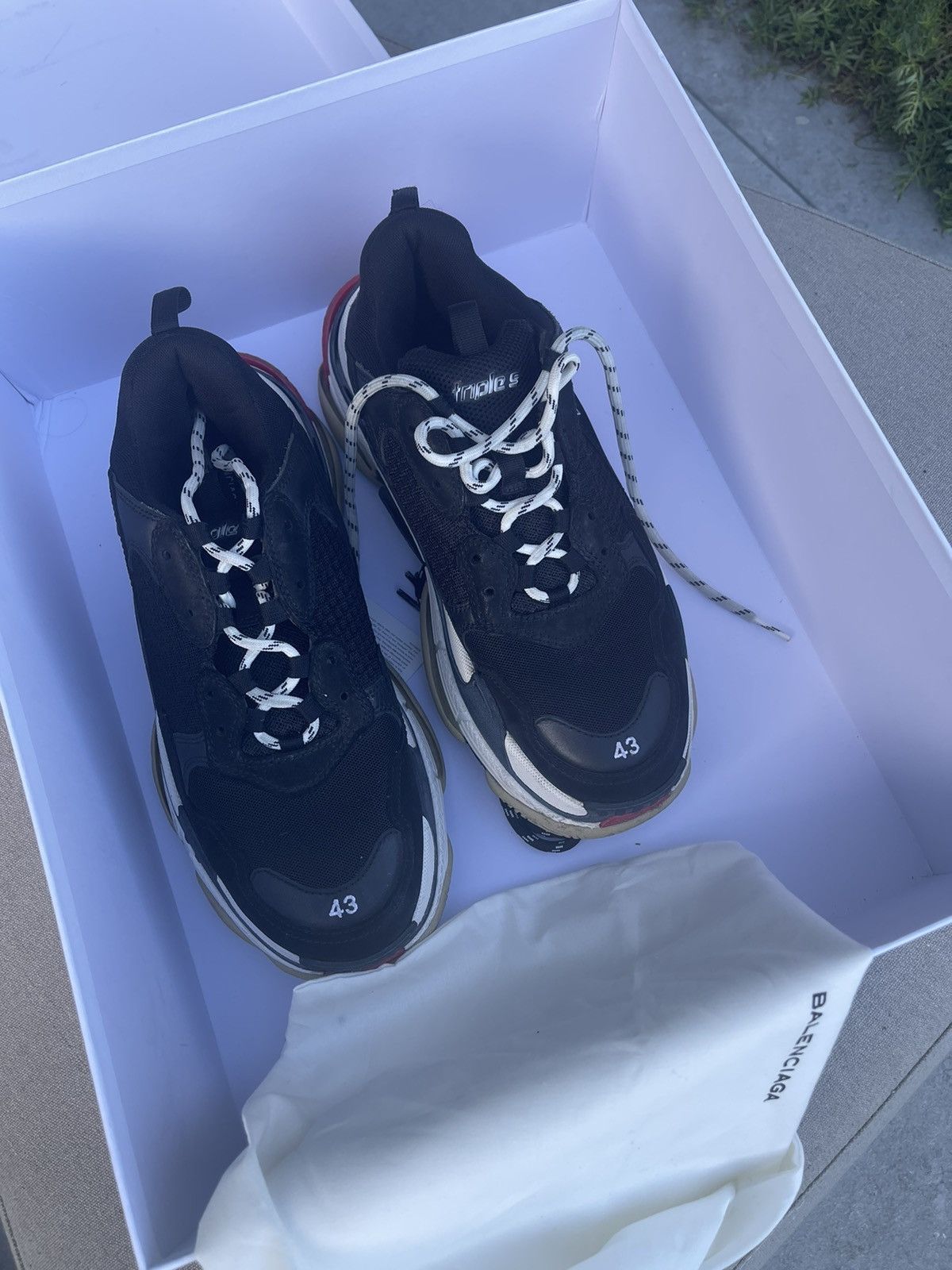 Balenciaga Like a New, Triple S Sneaker Size US 10 / EU 43 - 2 Thumbnail