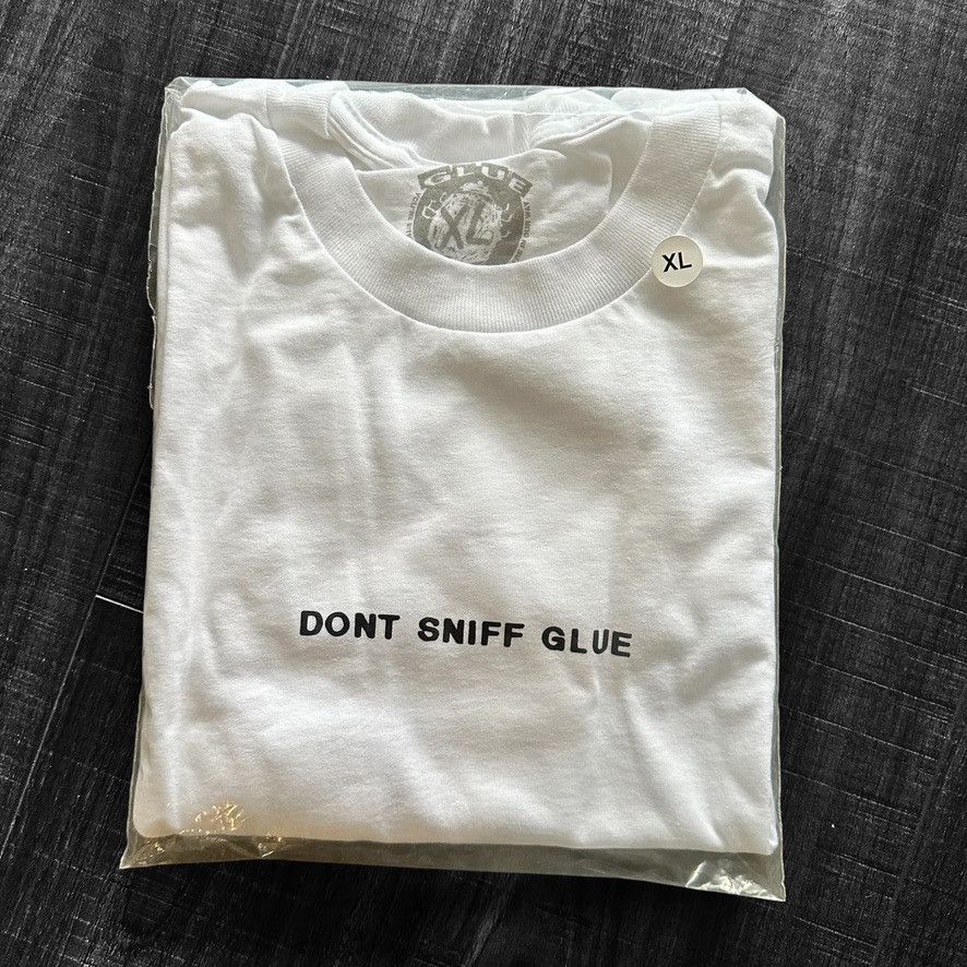 Other GLUE Dont Sniff Glue Tee XL Size US XL / EU 56 / 4 - 2 Thumbnail