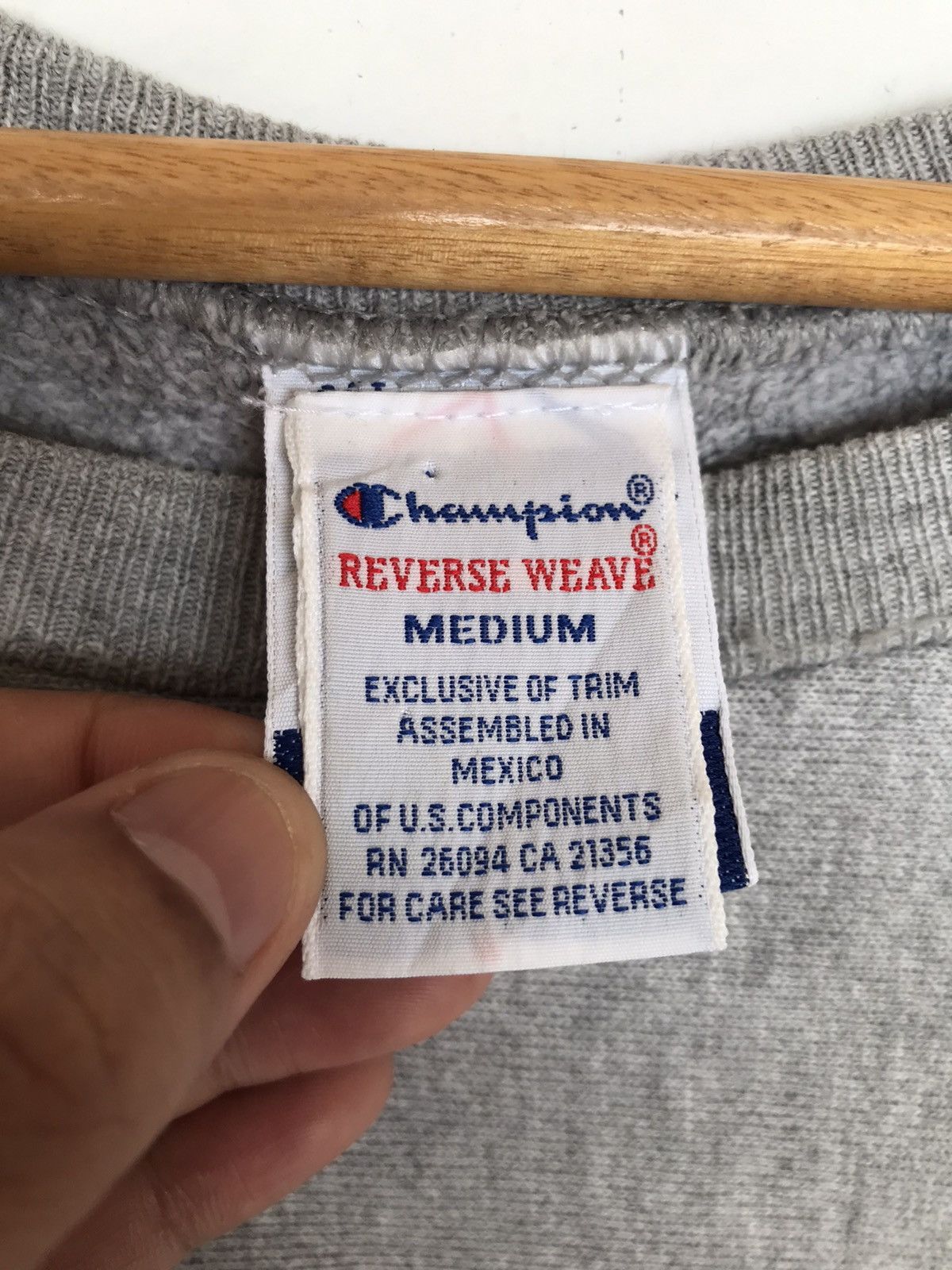 Champion 90s Vintage Champion Reverse Wave Jumper Sweatshirt Size US M / EU 48-50 / 2 - 2 Thumbnail